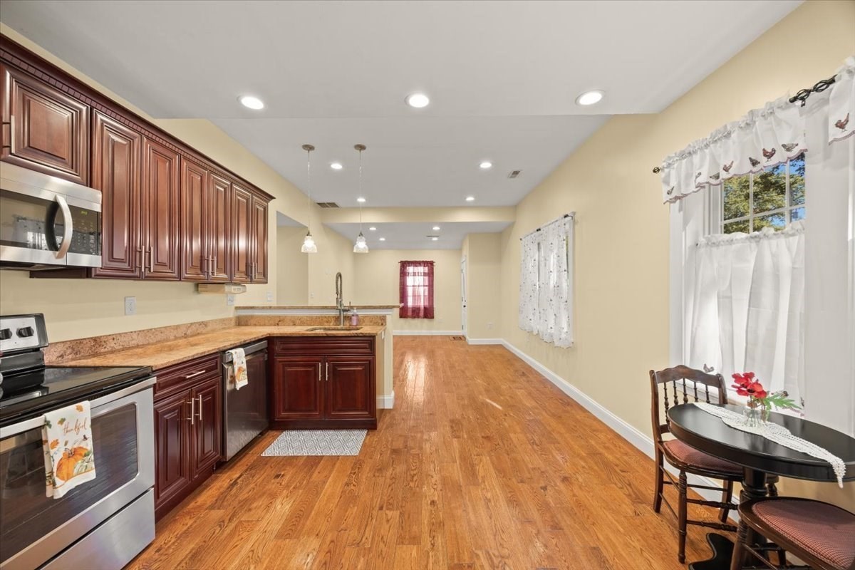 5 Wyman Rd Property Photo 6