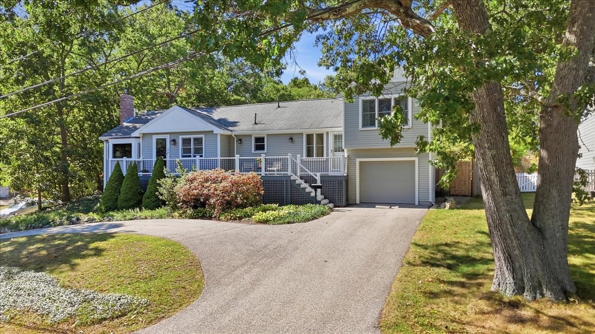 458 Essex Street Property Photo 1