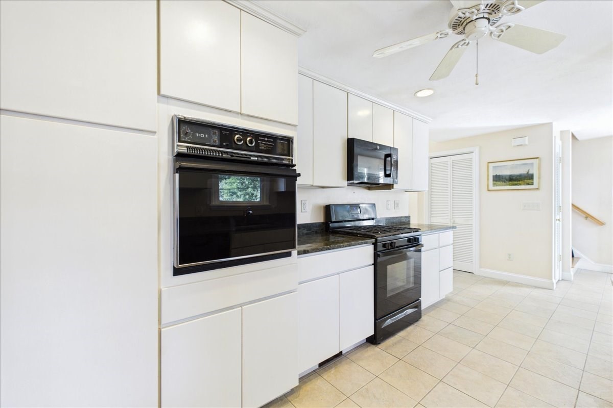458 Essex Street Property Photo 4