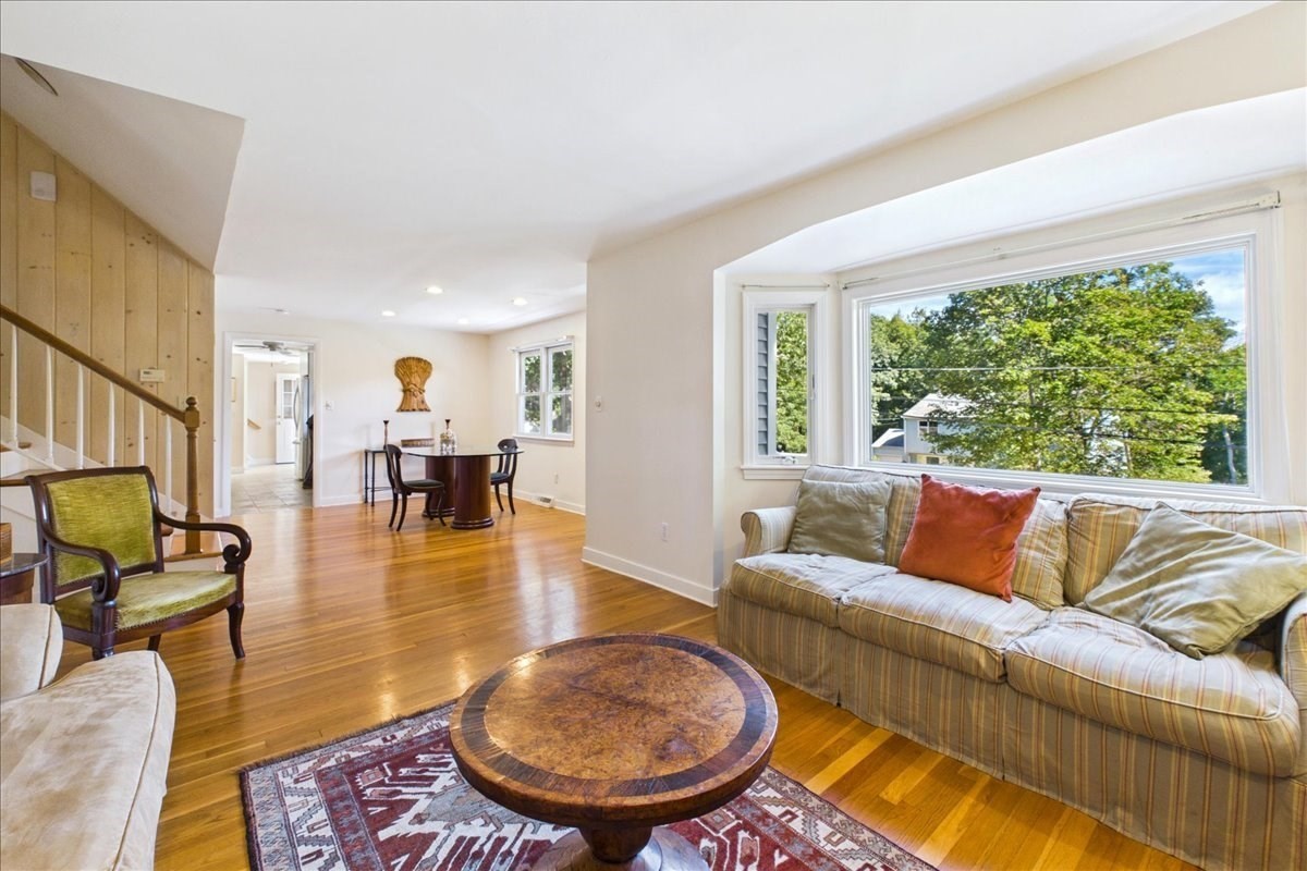 458 Essex Street Property Photo 11