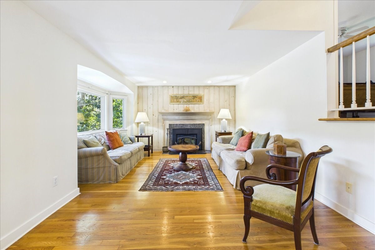 458 Essex Street Property Photo 12