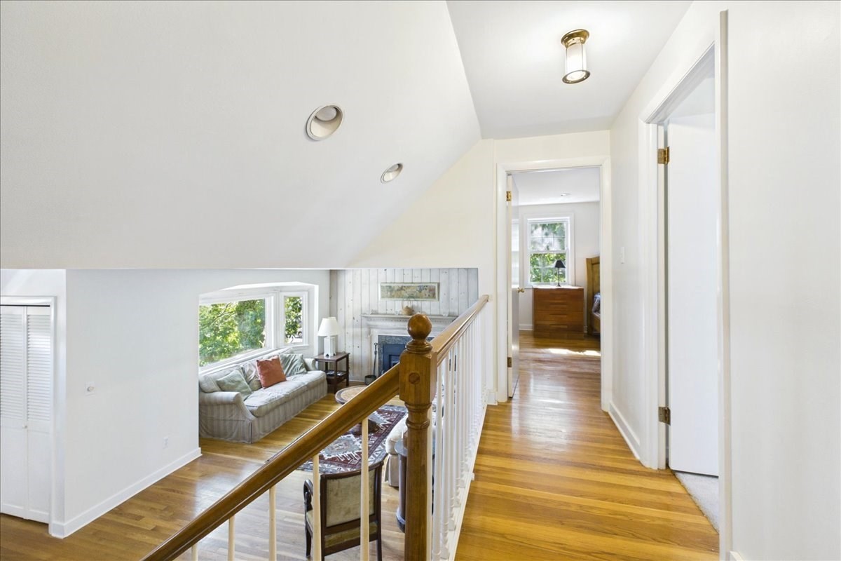 458 Essex Street Property Photo 17