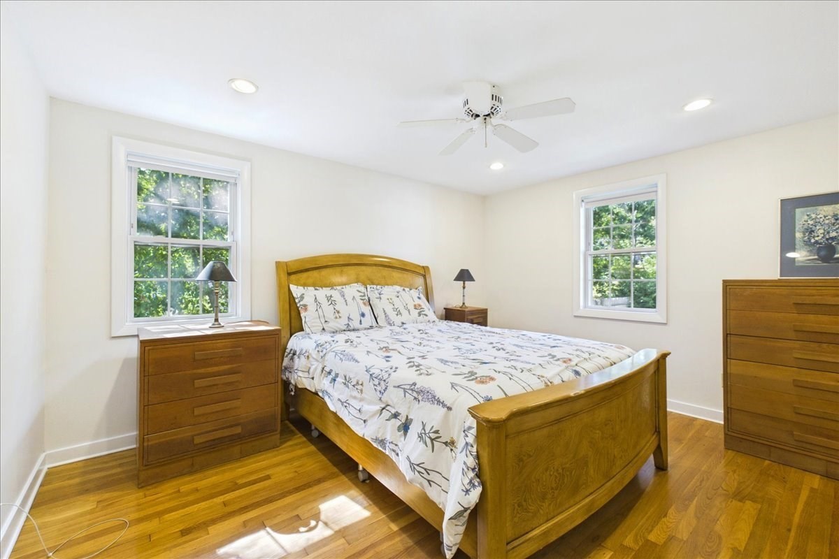 458 Essex Street Property Photo 18