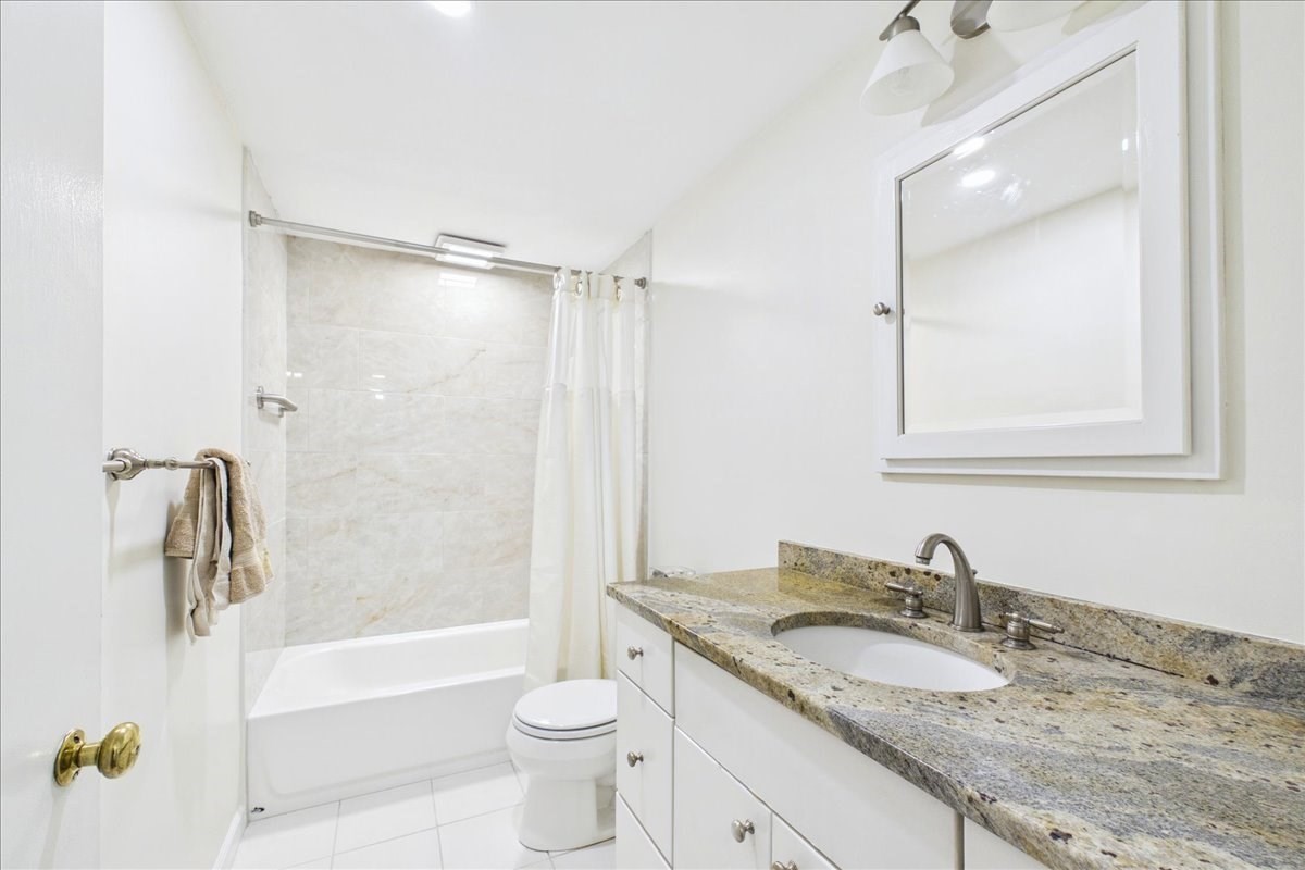 458 Essex Street Property Photo 30
