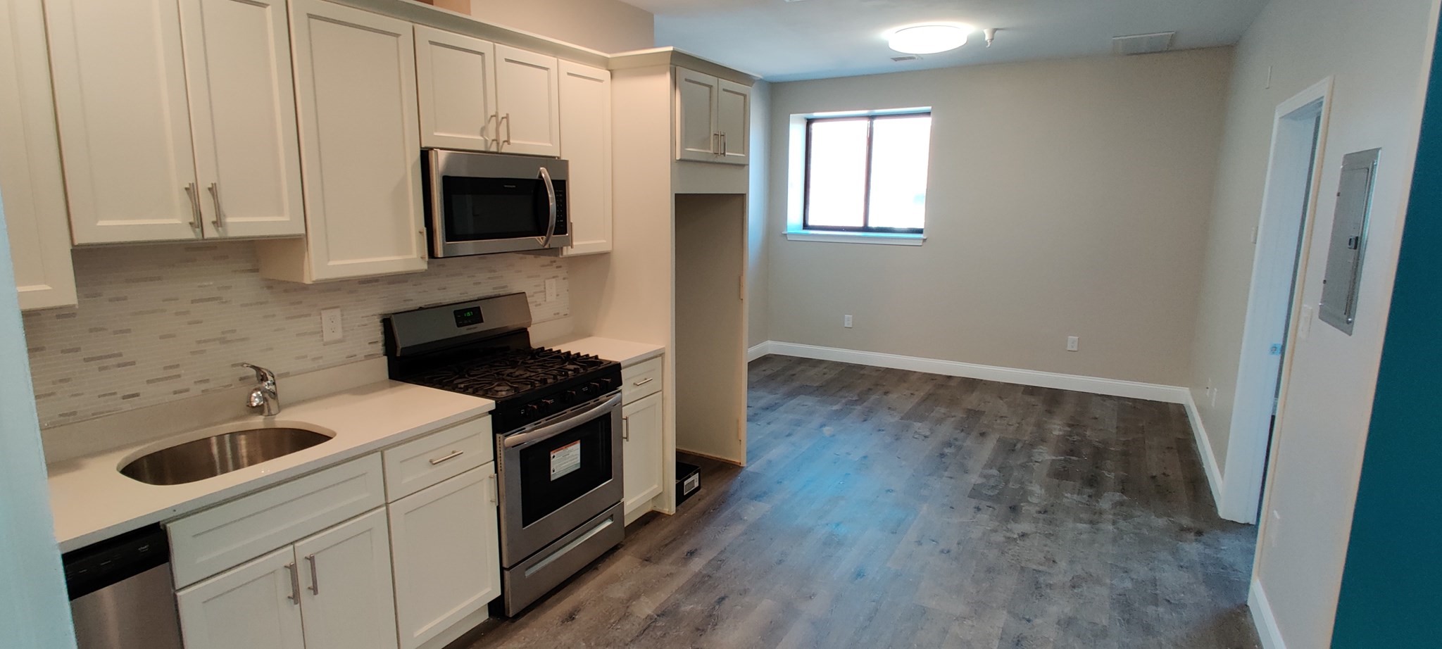 191 North Common Street # 208 Property Photo 2