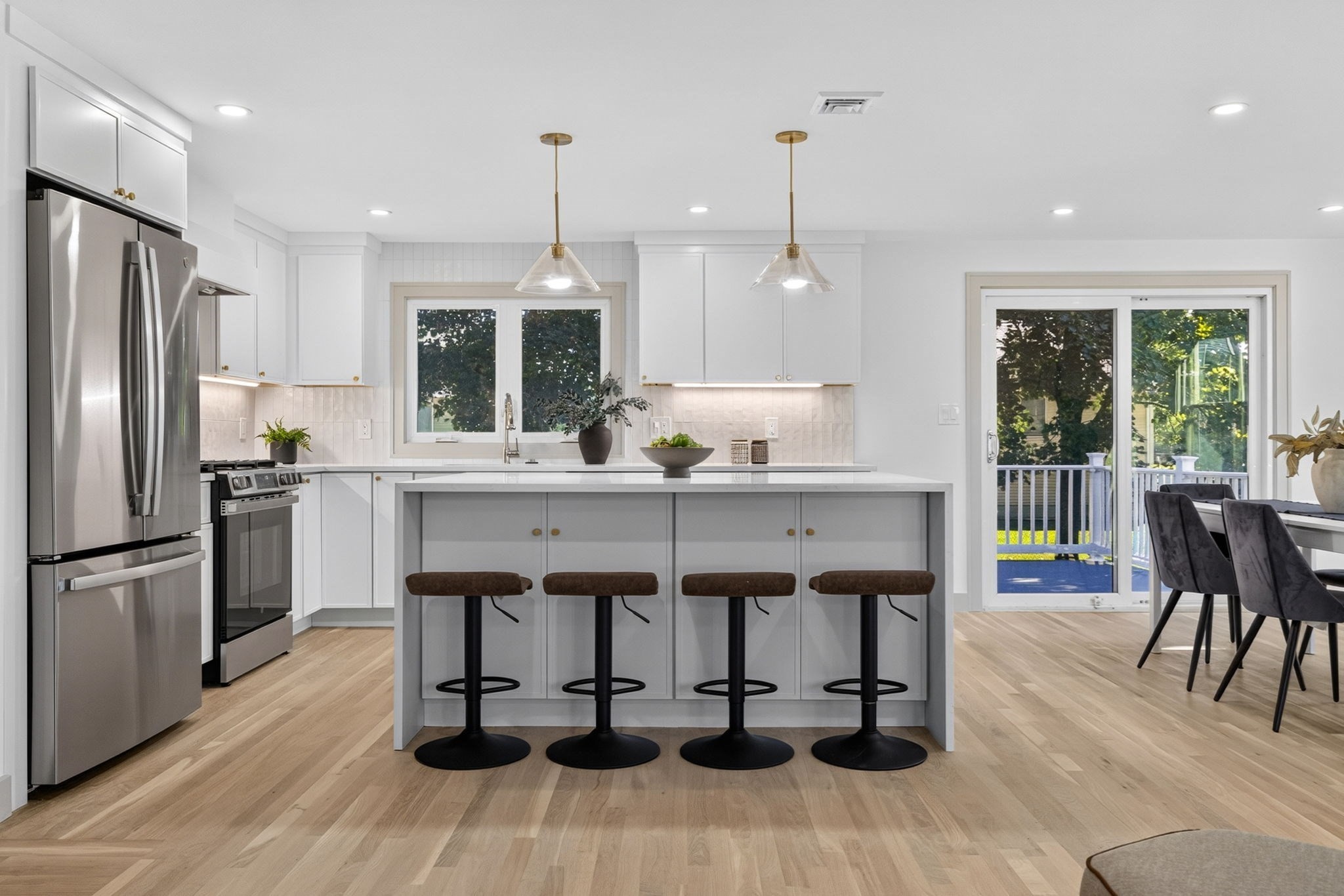 15 Homer Rd Property Photo 6