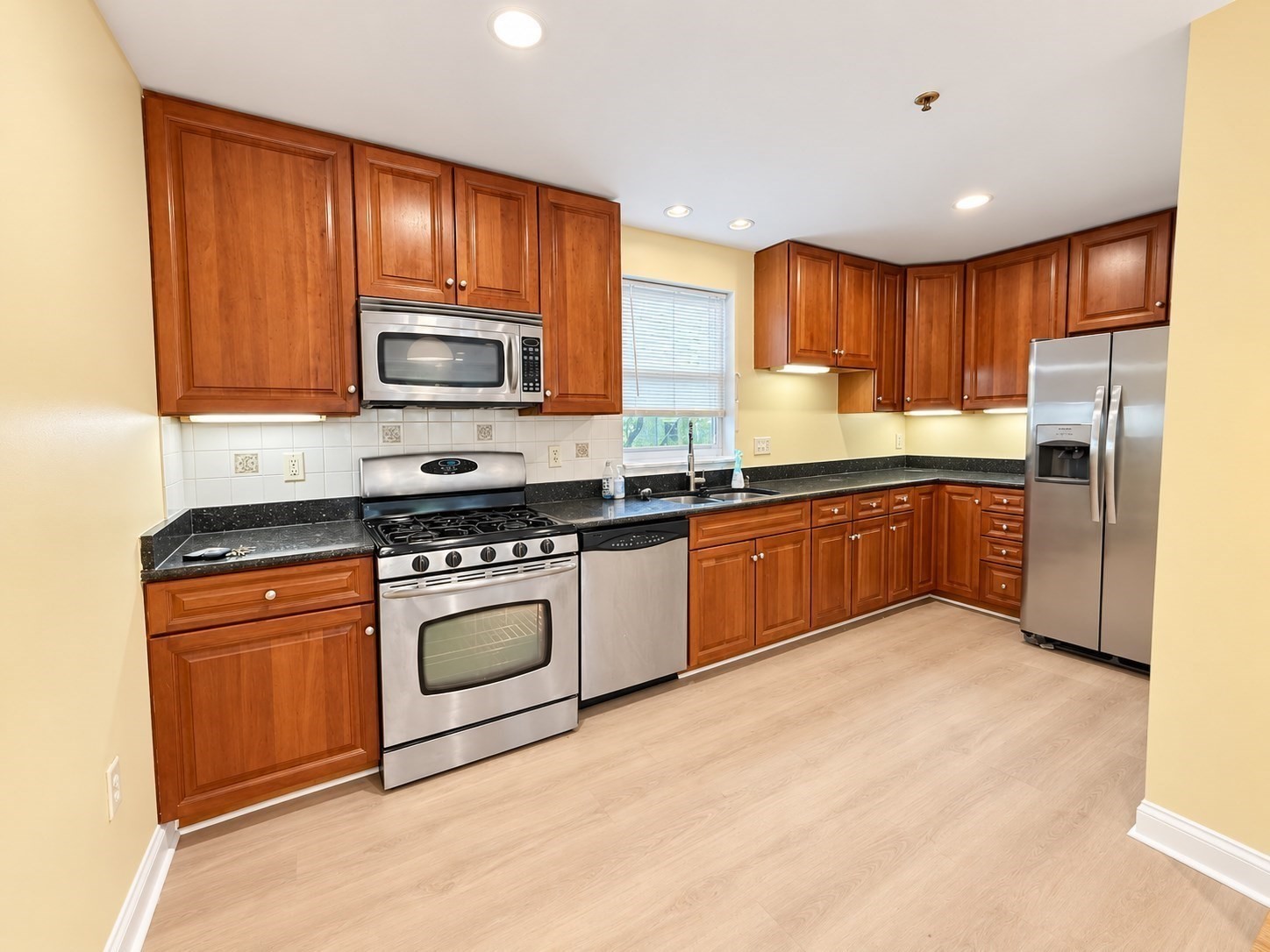 310-324 Rindge Ave # 6 Property Photo 3
