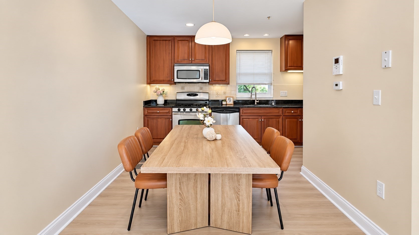 310-324 Rindge Ave # 6 Property Photo 4