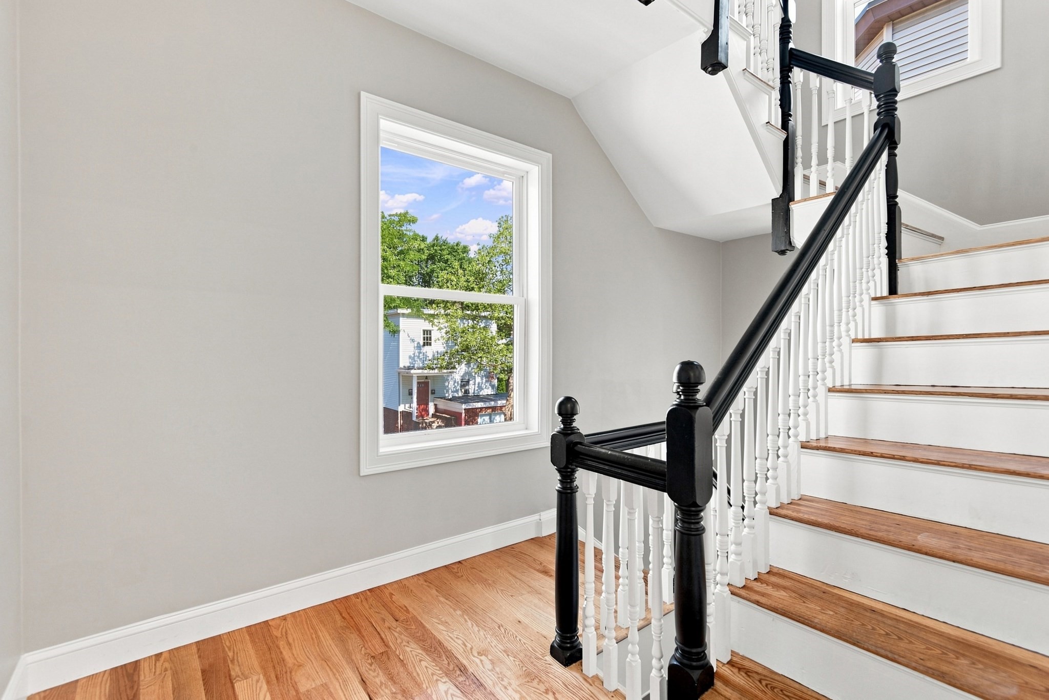4294 Washington St Property Photo 4