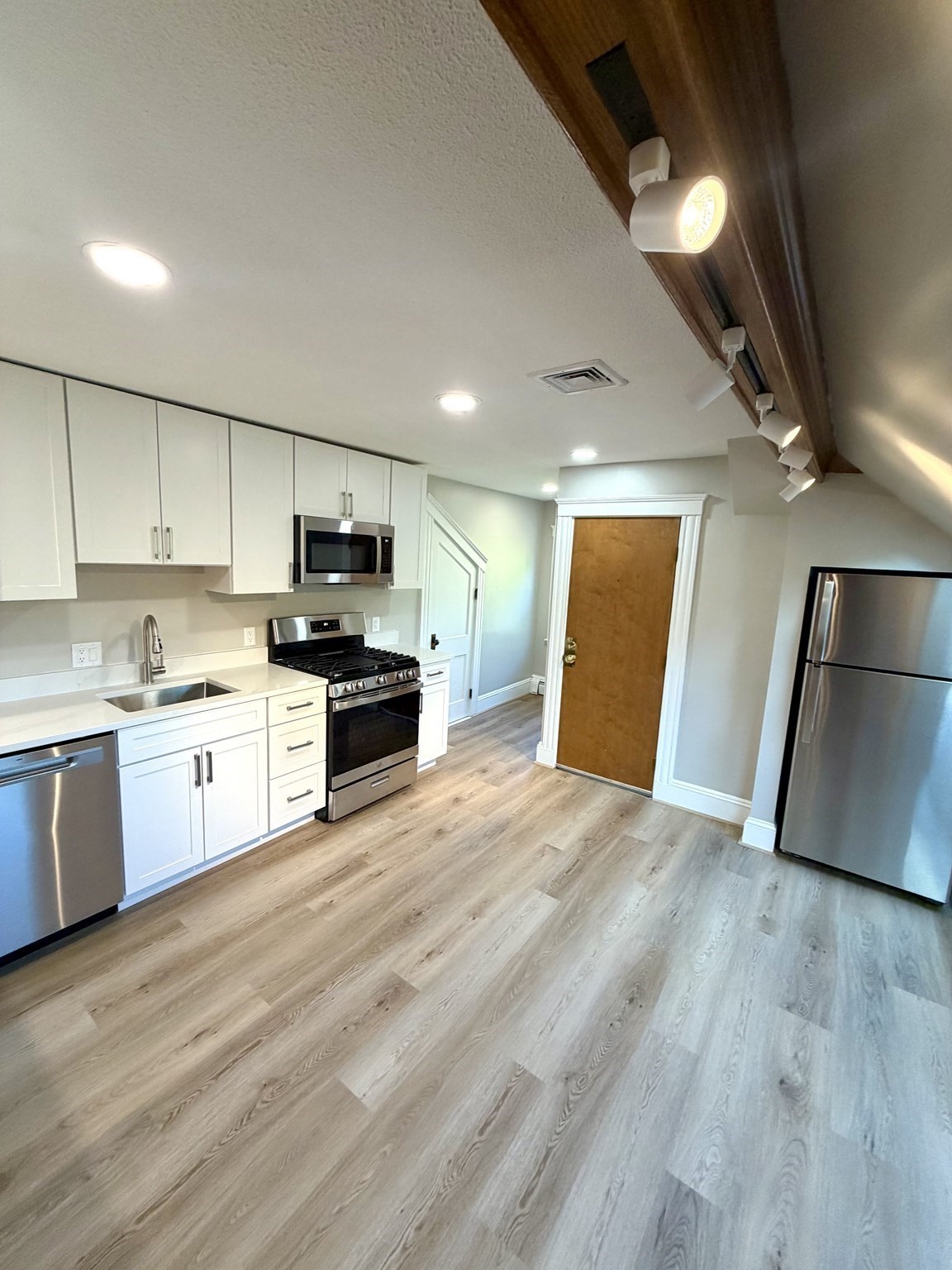 7 Lovejoy St # 3 Property Photo 3