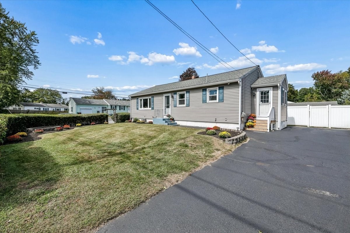 751 Varnum Avenue Property Photo 4