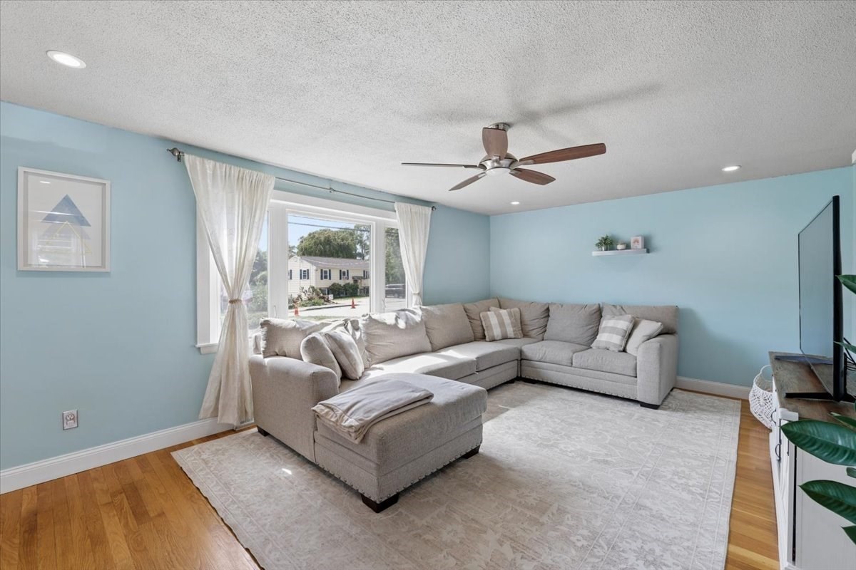 751 Varnum Avenue Property Photo 11