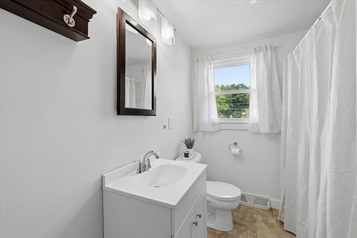 751 Varnum Avenue Property Photo 23