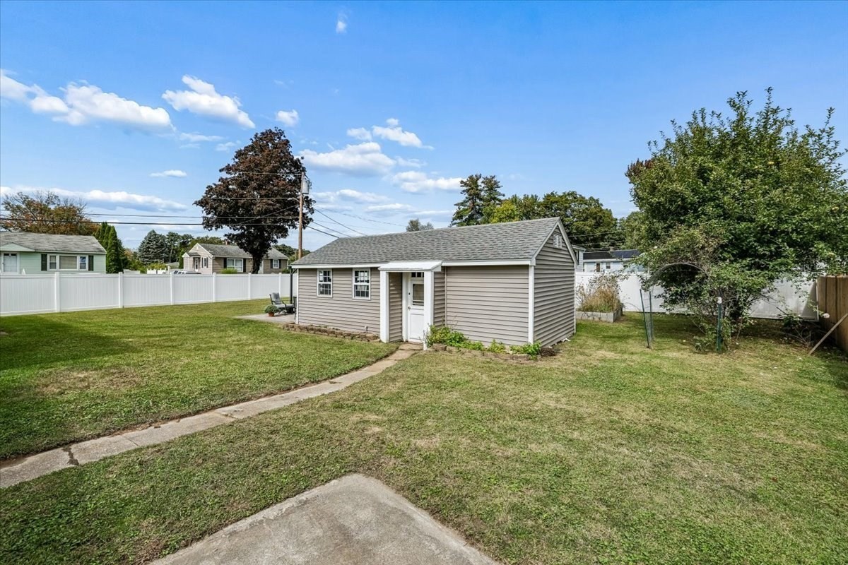 751 Varnum Avenue Property Photo 35