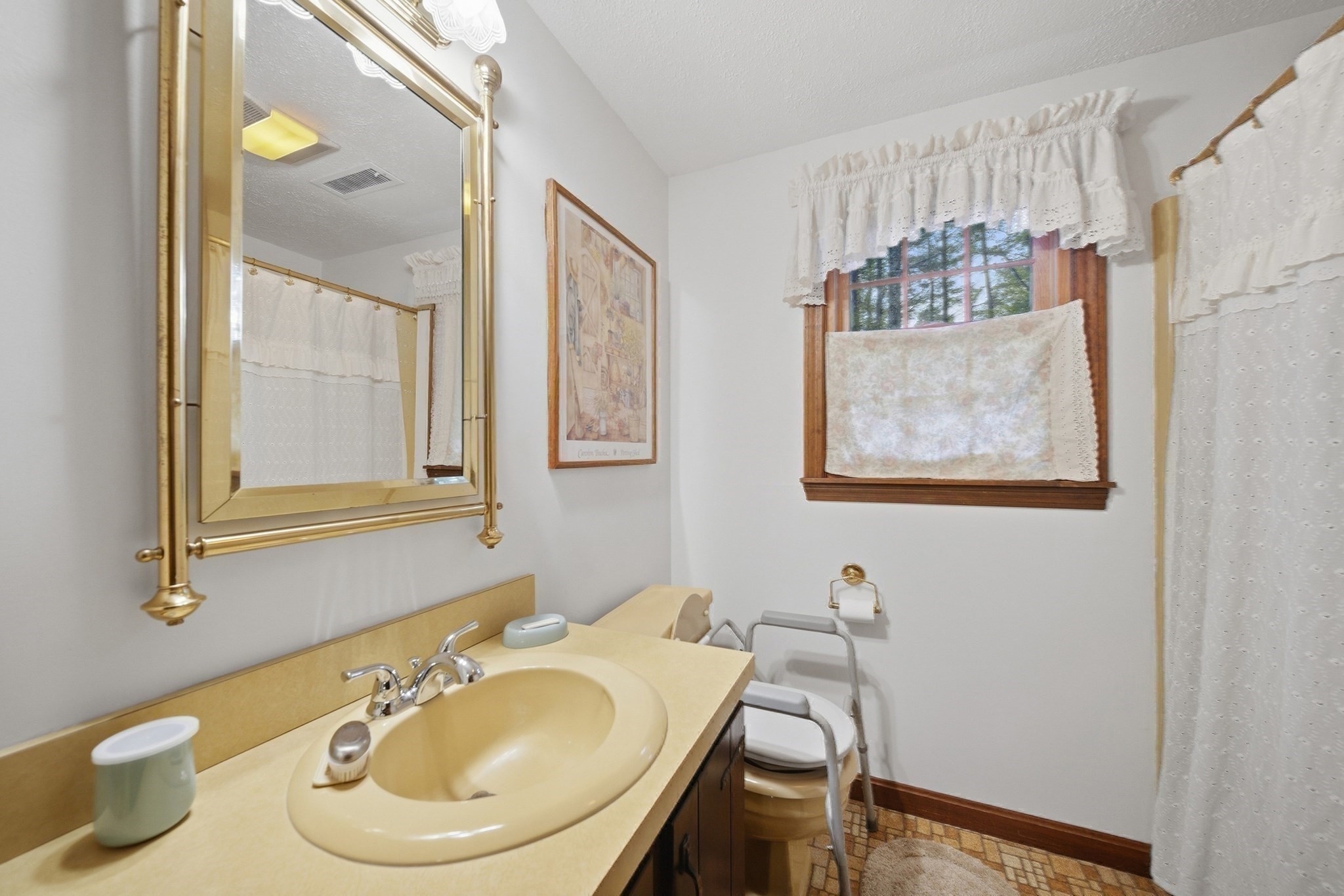 15 East St # 17a Property Photo 24