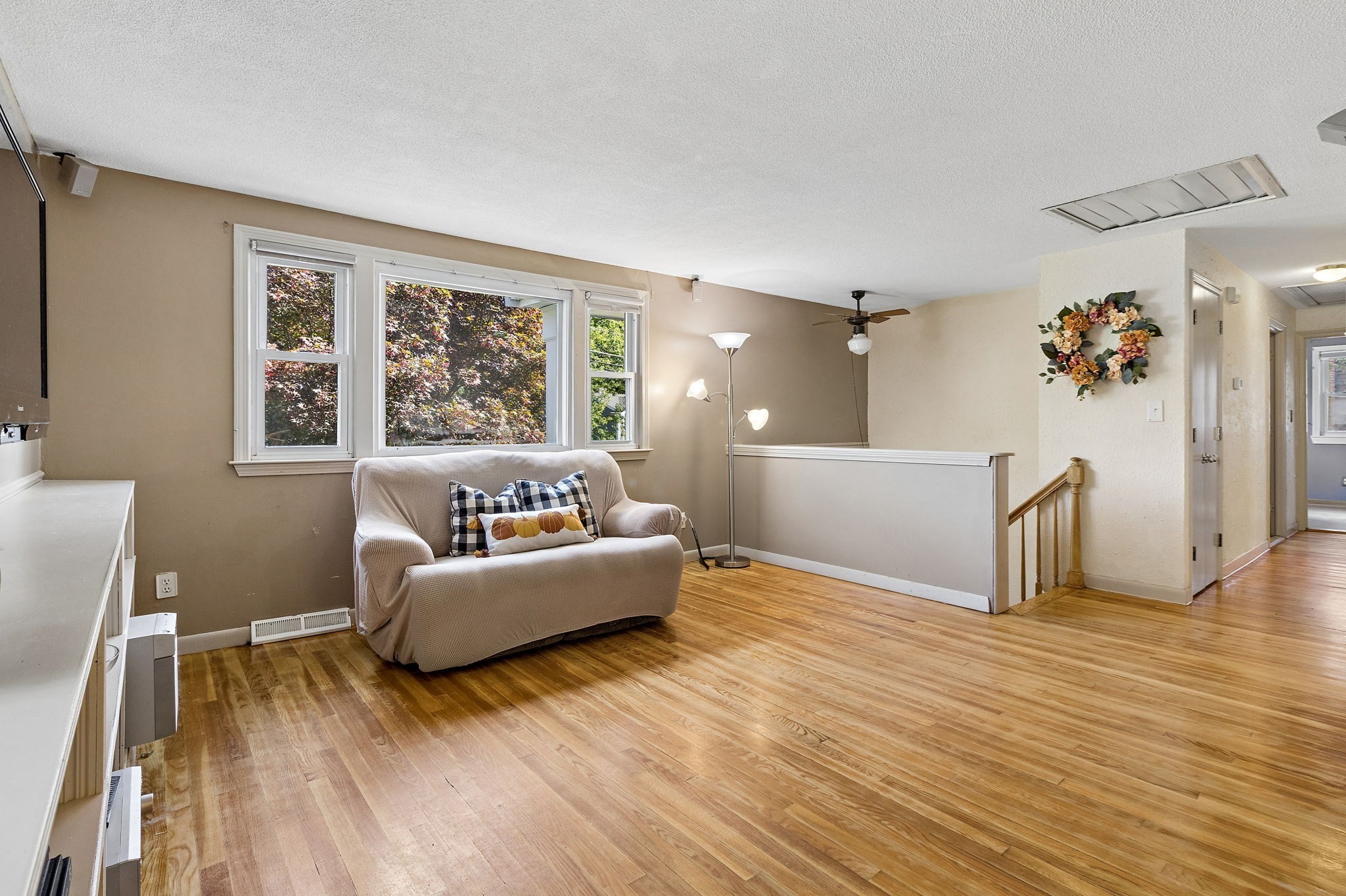 21 Puddingstone Ln Property Photo 8