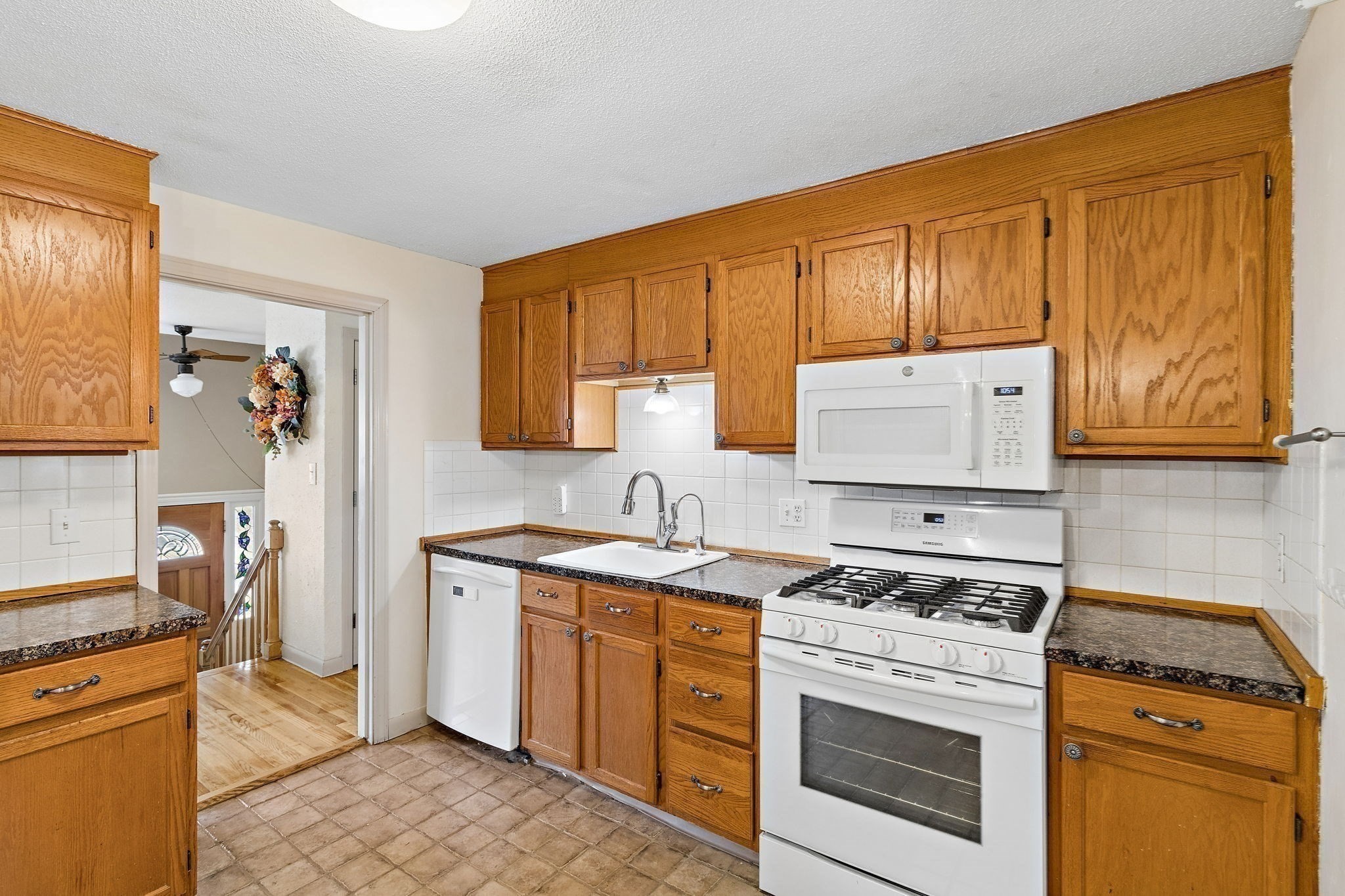 21 Puddingstone Ln Property Photo 10