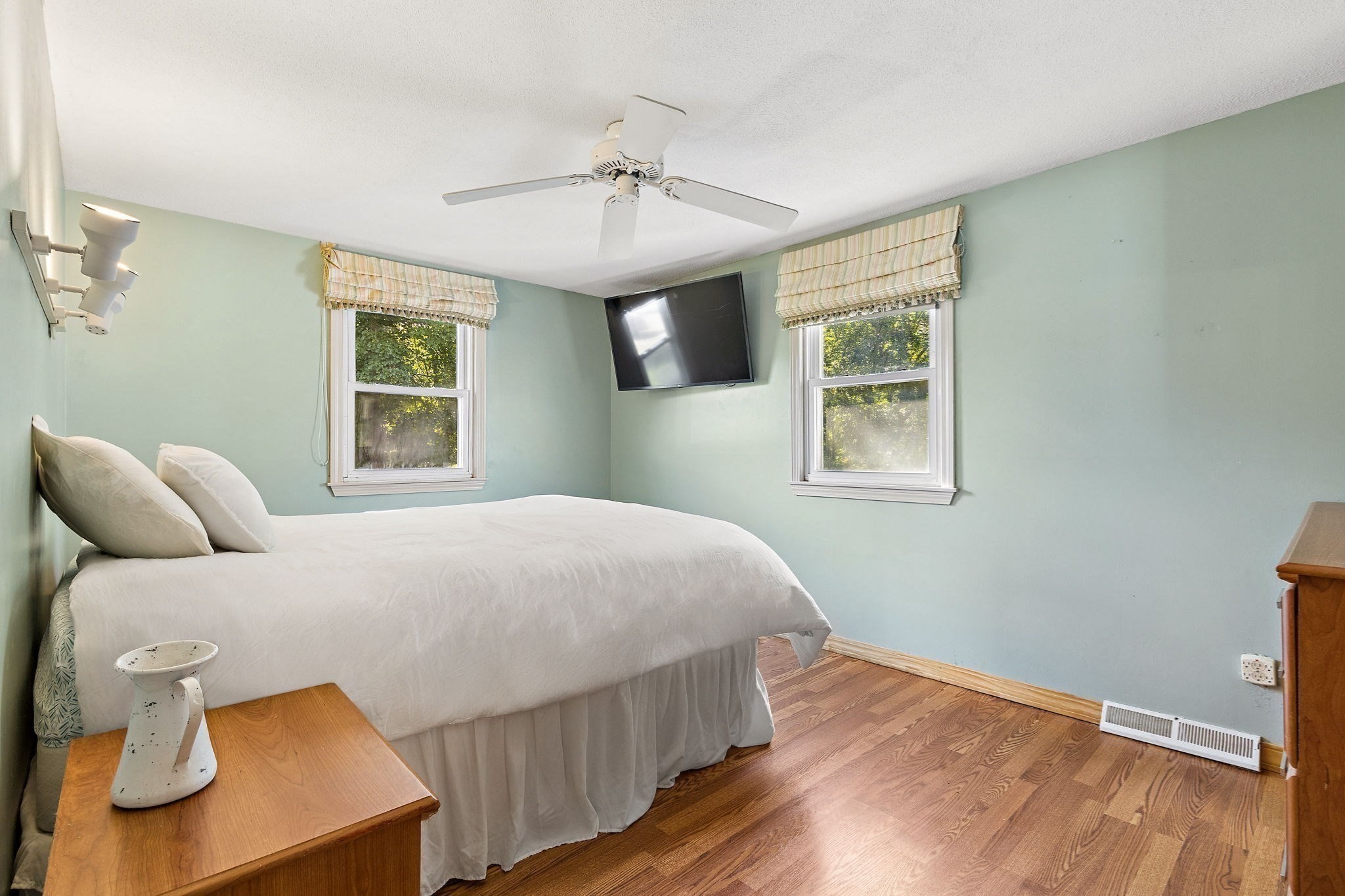21 Puddingstone Ln Property Photo 12
