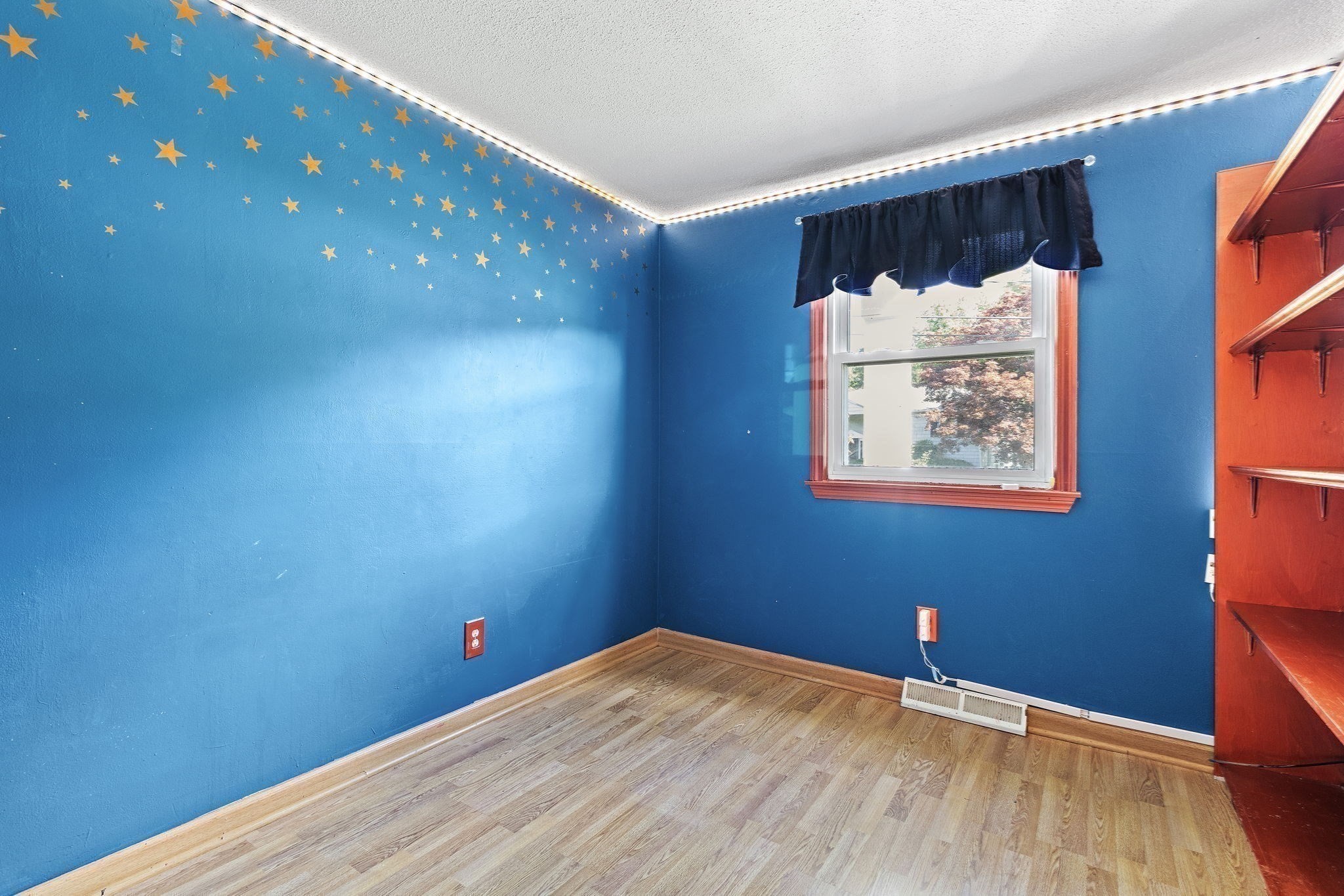 21 Puddingstone Ln Property Photo 13