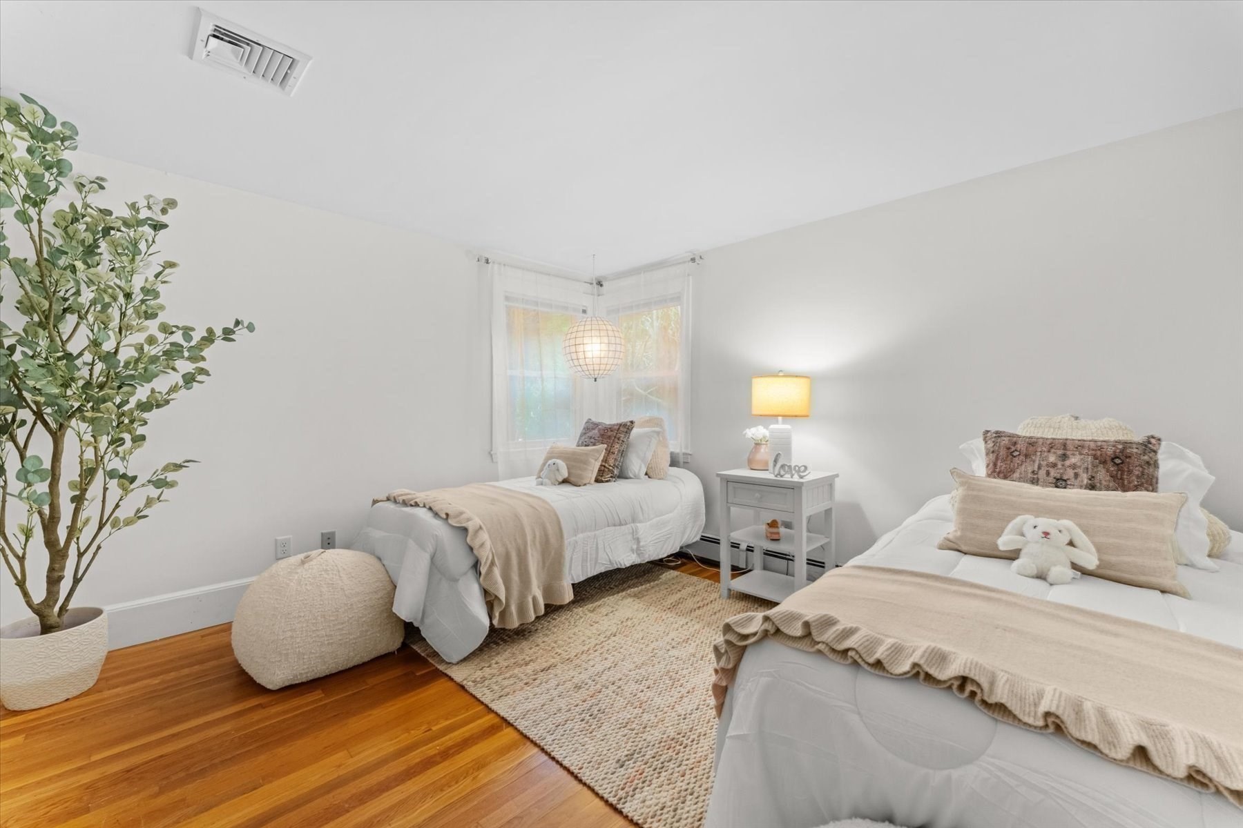 38 Hunnewell St Property Photo 20