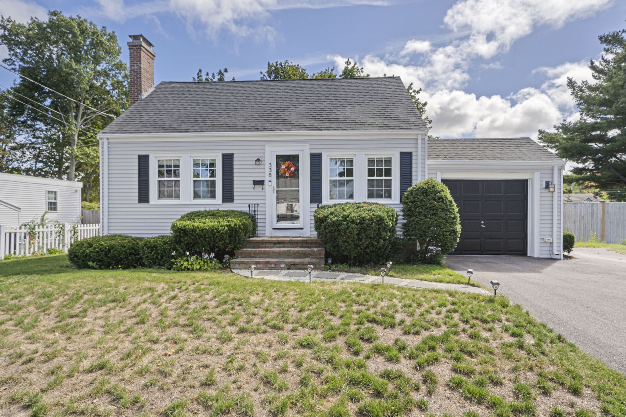 338 Green St Property Photo 1