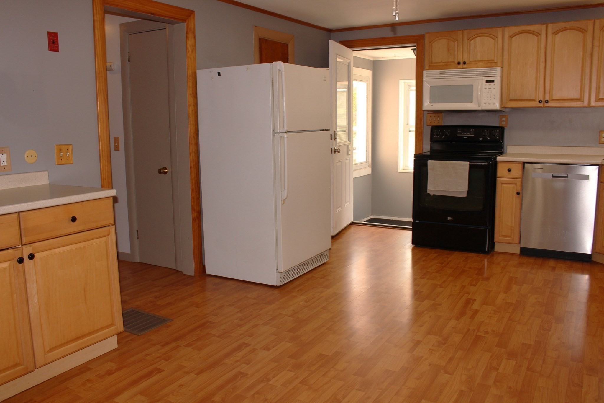 285 Millers Falls Rd Property Photo 4