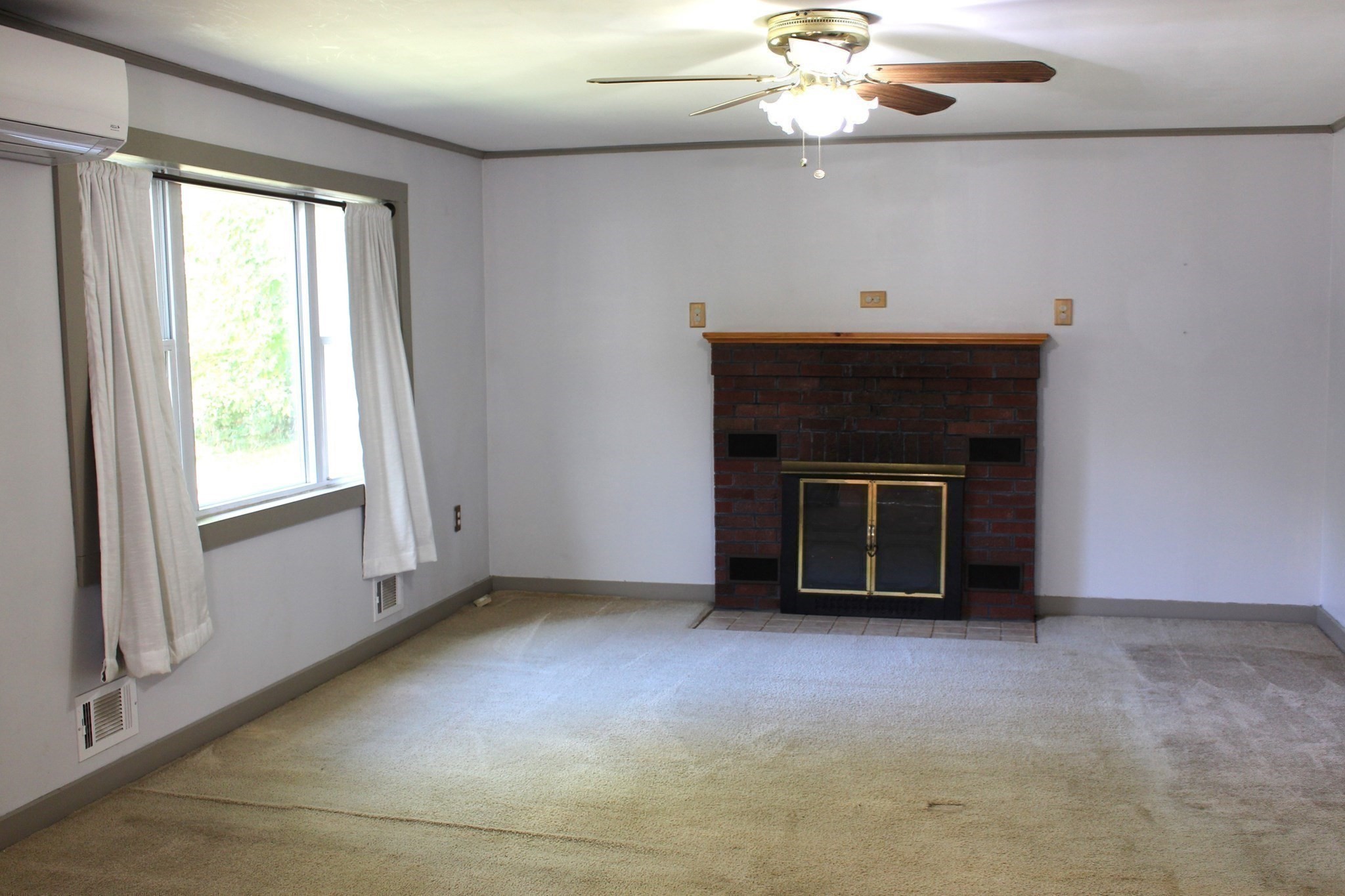 285 Millers Falls Rd Property Photo 7