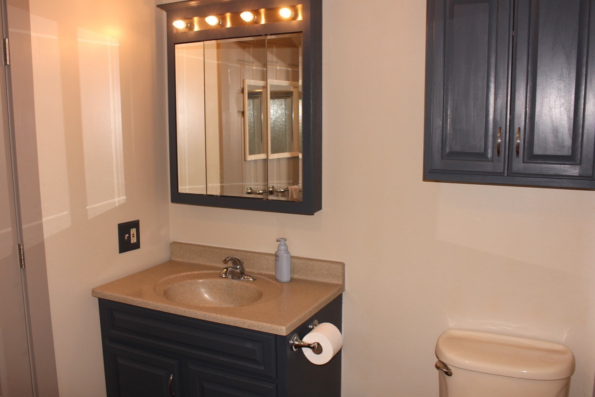 285 Millers Falls Rd Property Photo 11