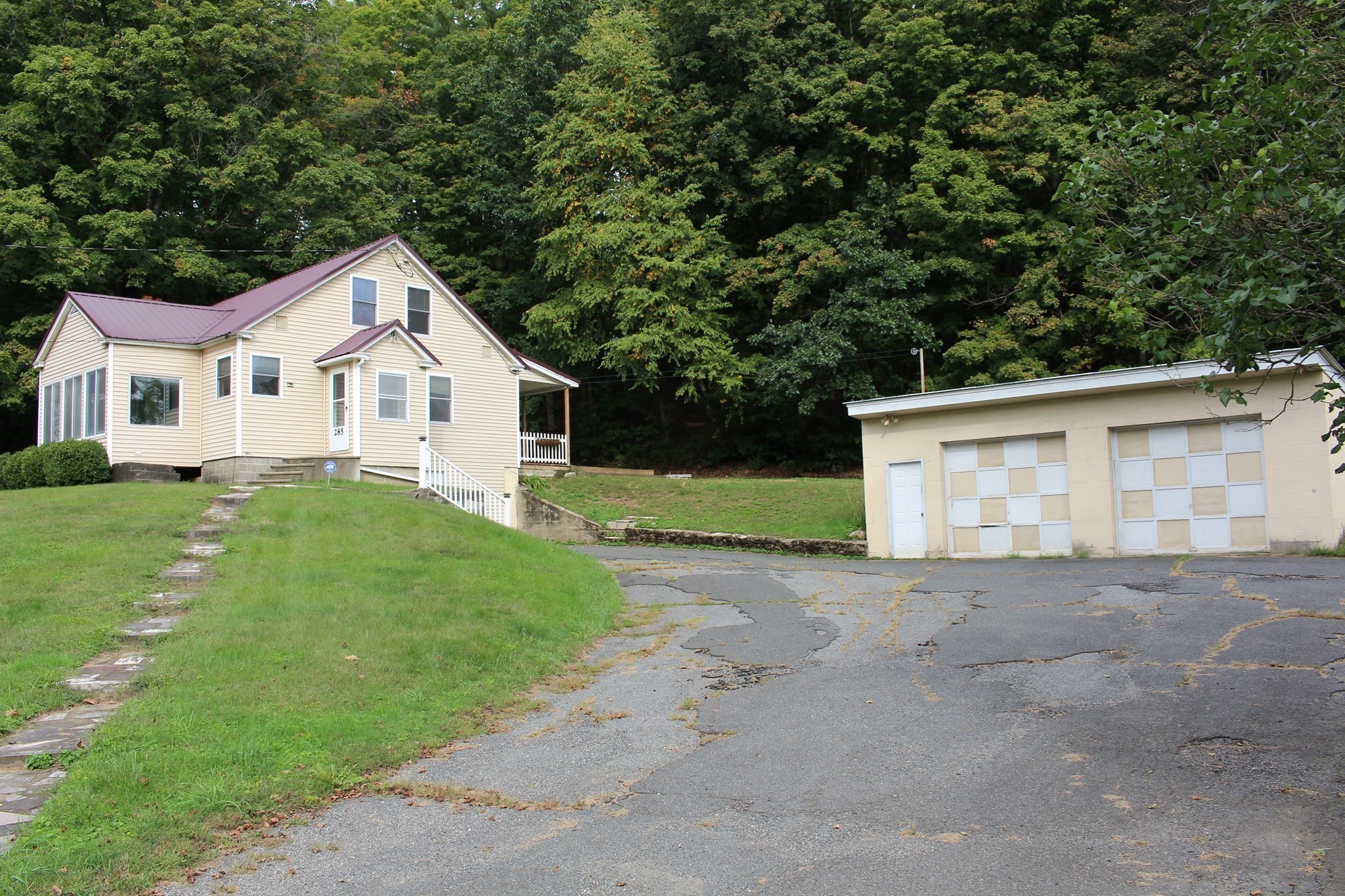 285 Millers Falls Rd Property Photo 27
