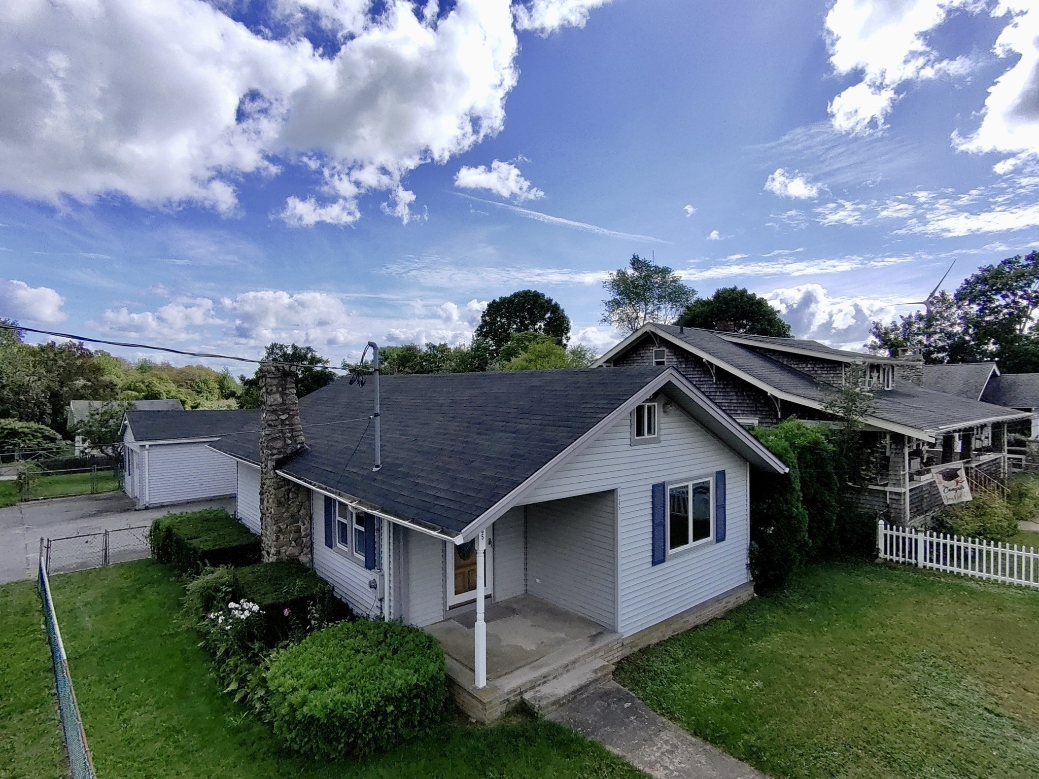 285 Huttleston Ave Property Photo 1