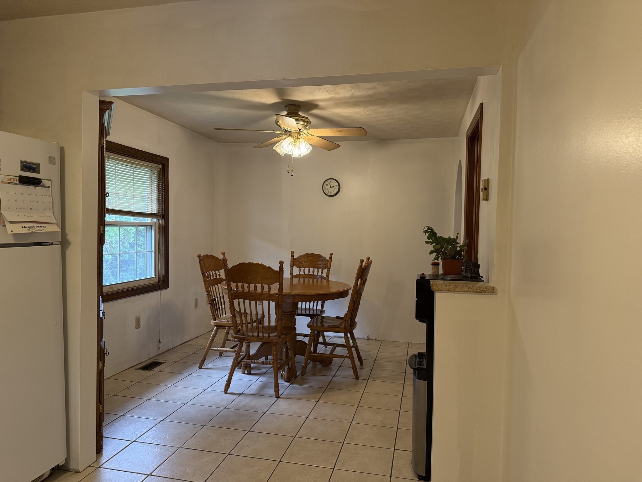 285 Huttleston Ave Property Photo 7