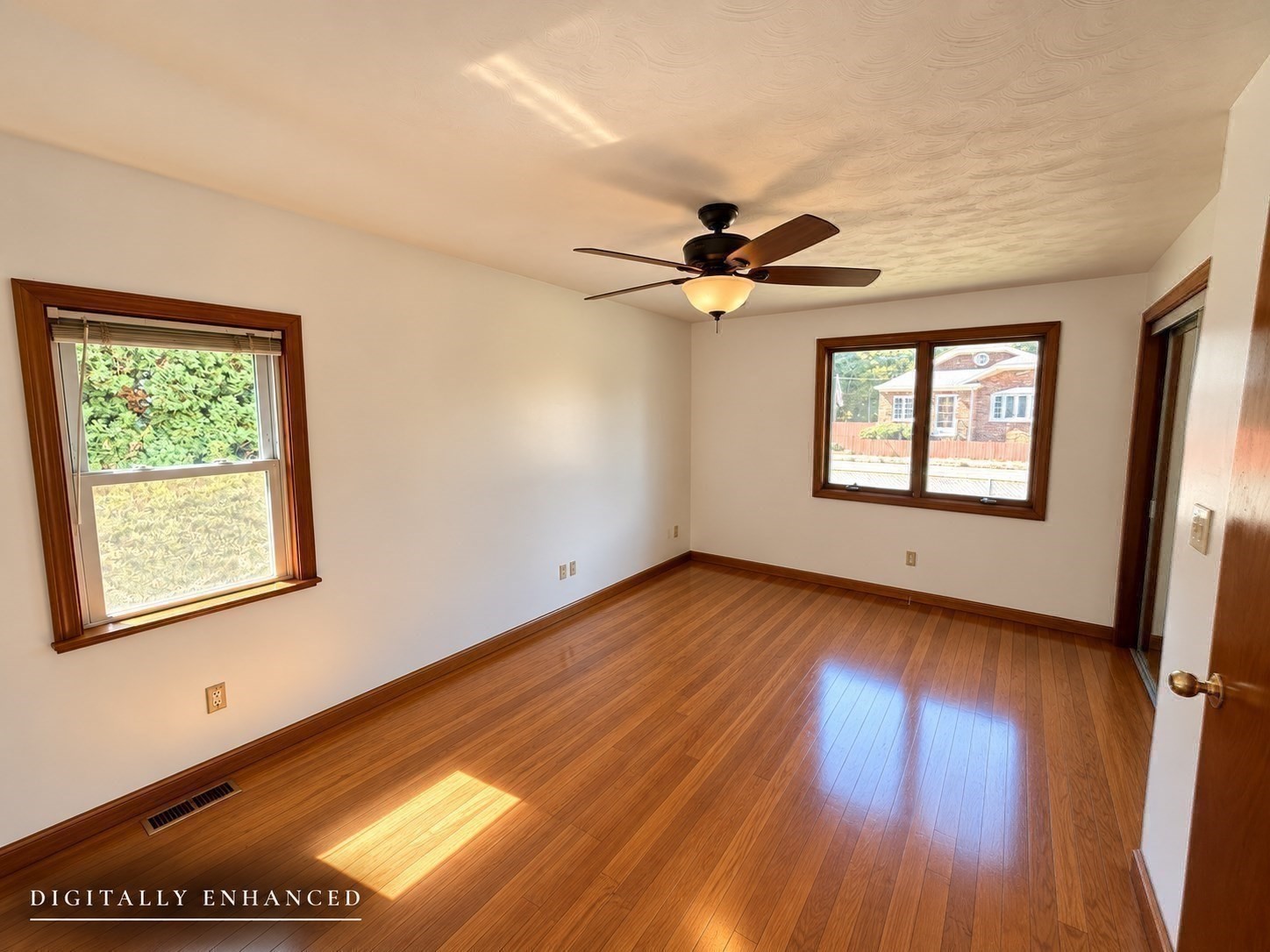 285 Huttleston Ave Property Photo 14