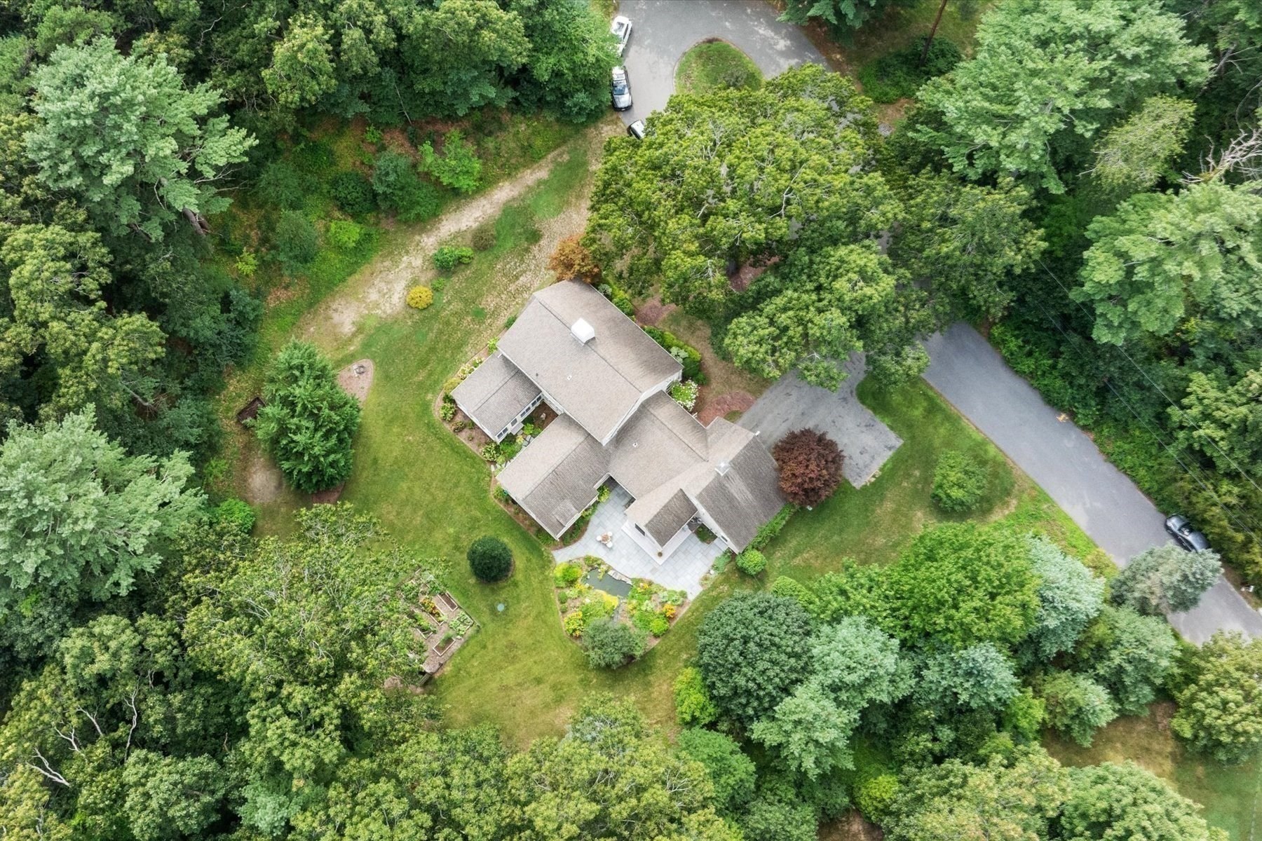 59 Beaverbrook Ln Property Photo 37