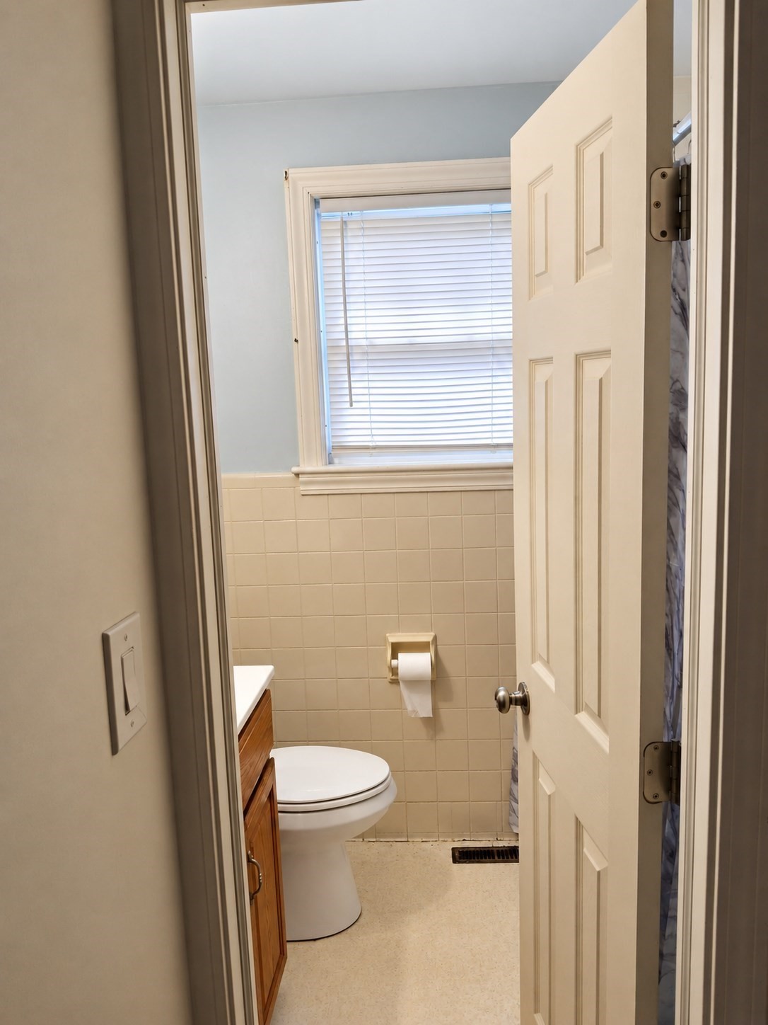 223 East St Property Photo 5