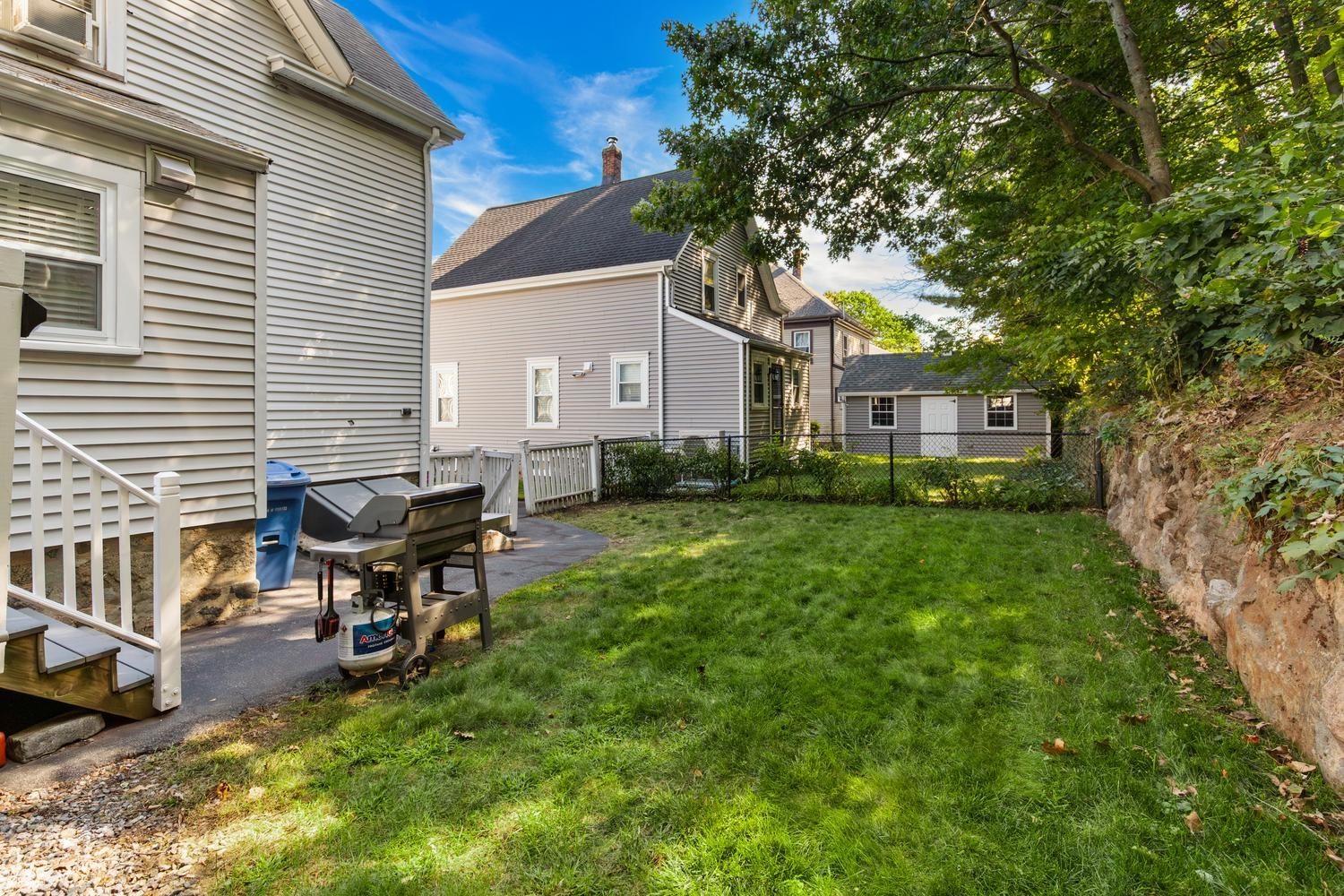 5 Walnut St Property Photo 34