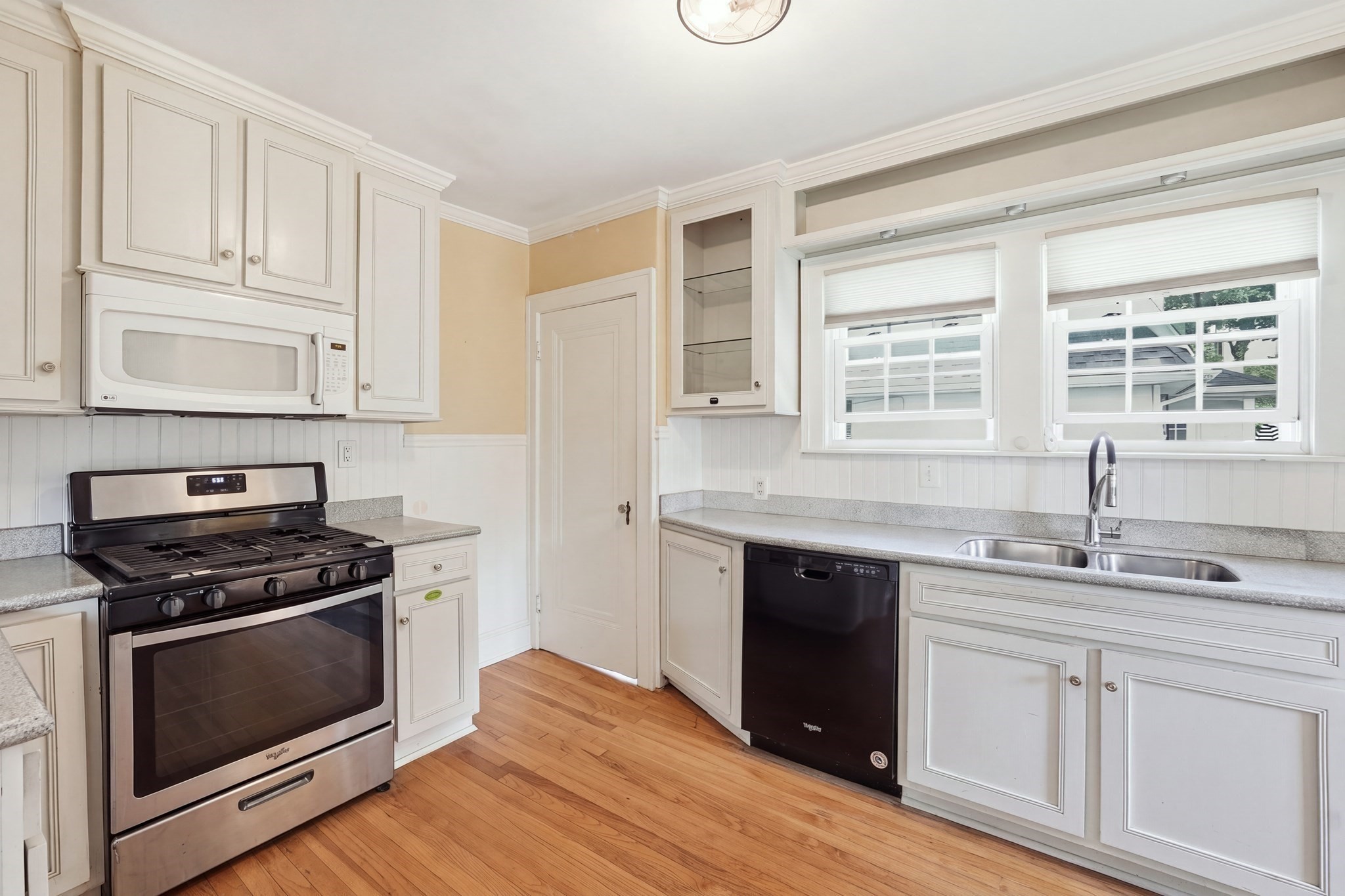 45 Bronson Ter Property Photo 6