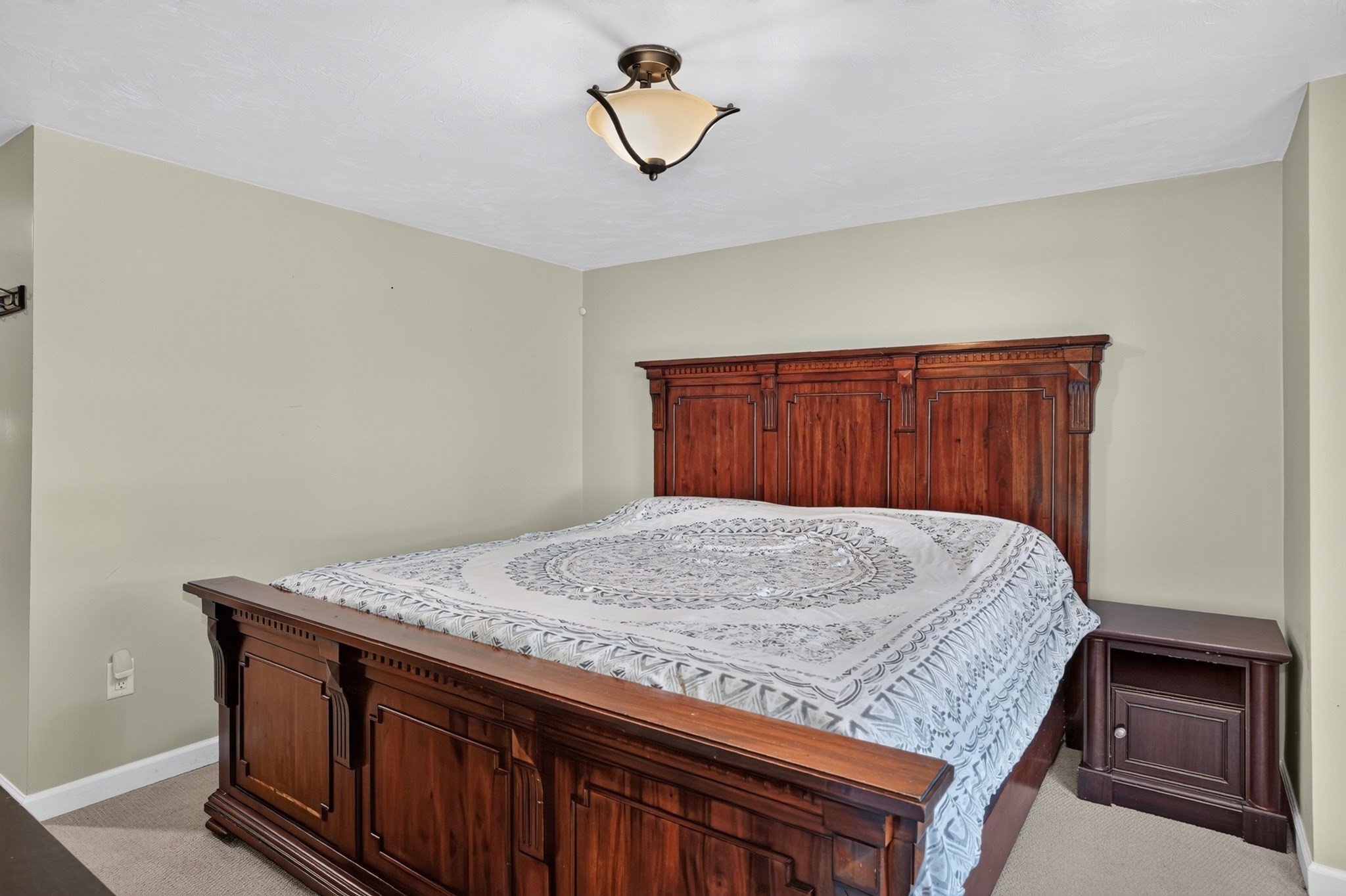 71 River St Property Photo 14
