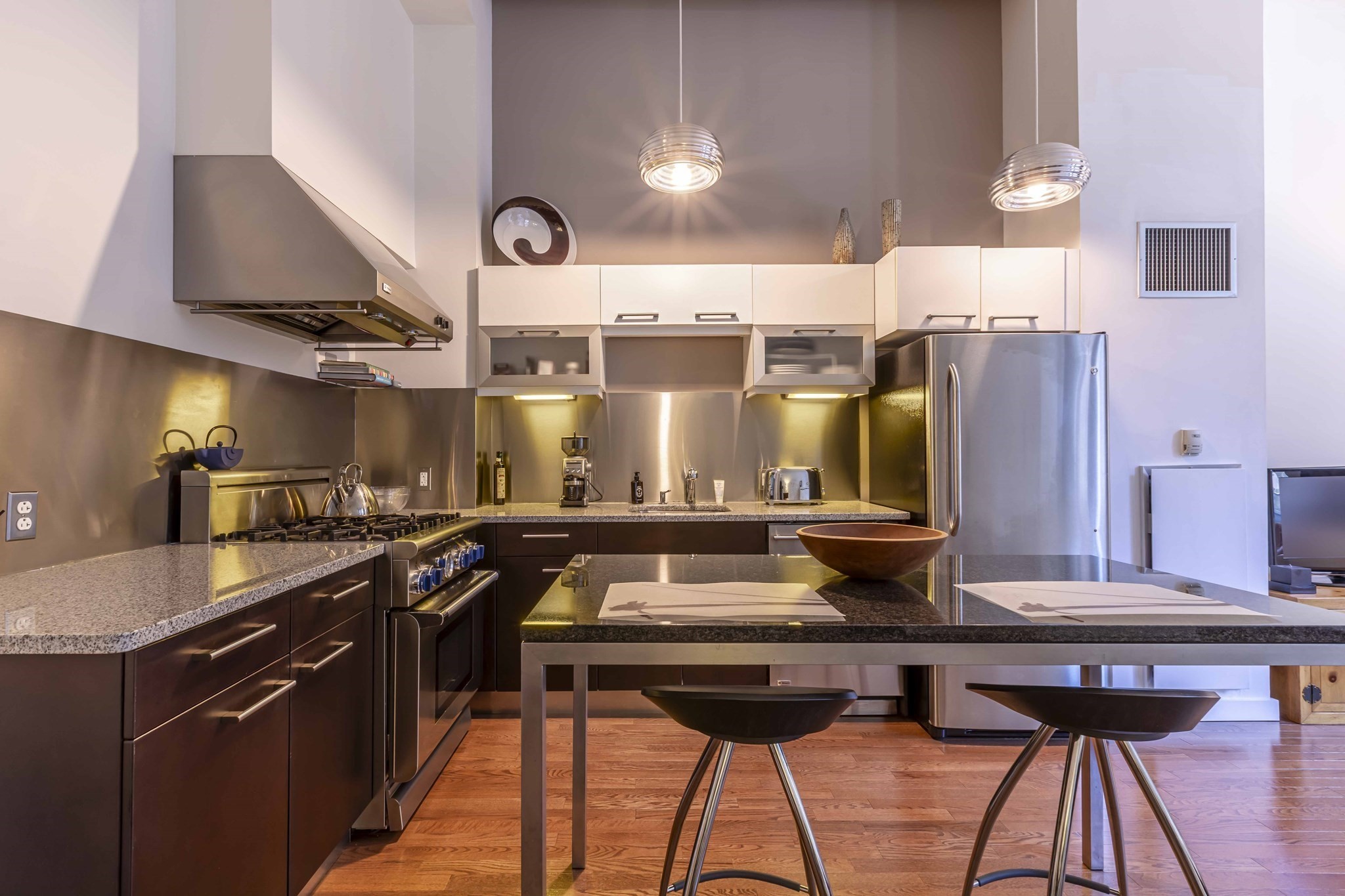 88 Kingston St # 2d Property Photo 3