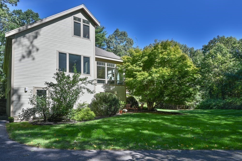 9 Esty Way Property Photo 3