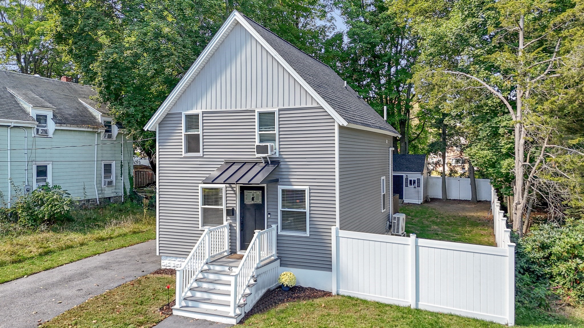 45 Agawam Ave Property Photo 2