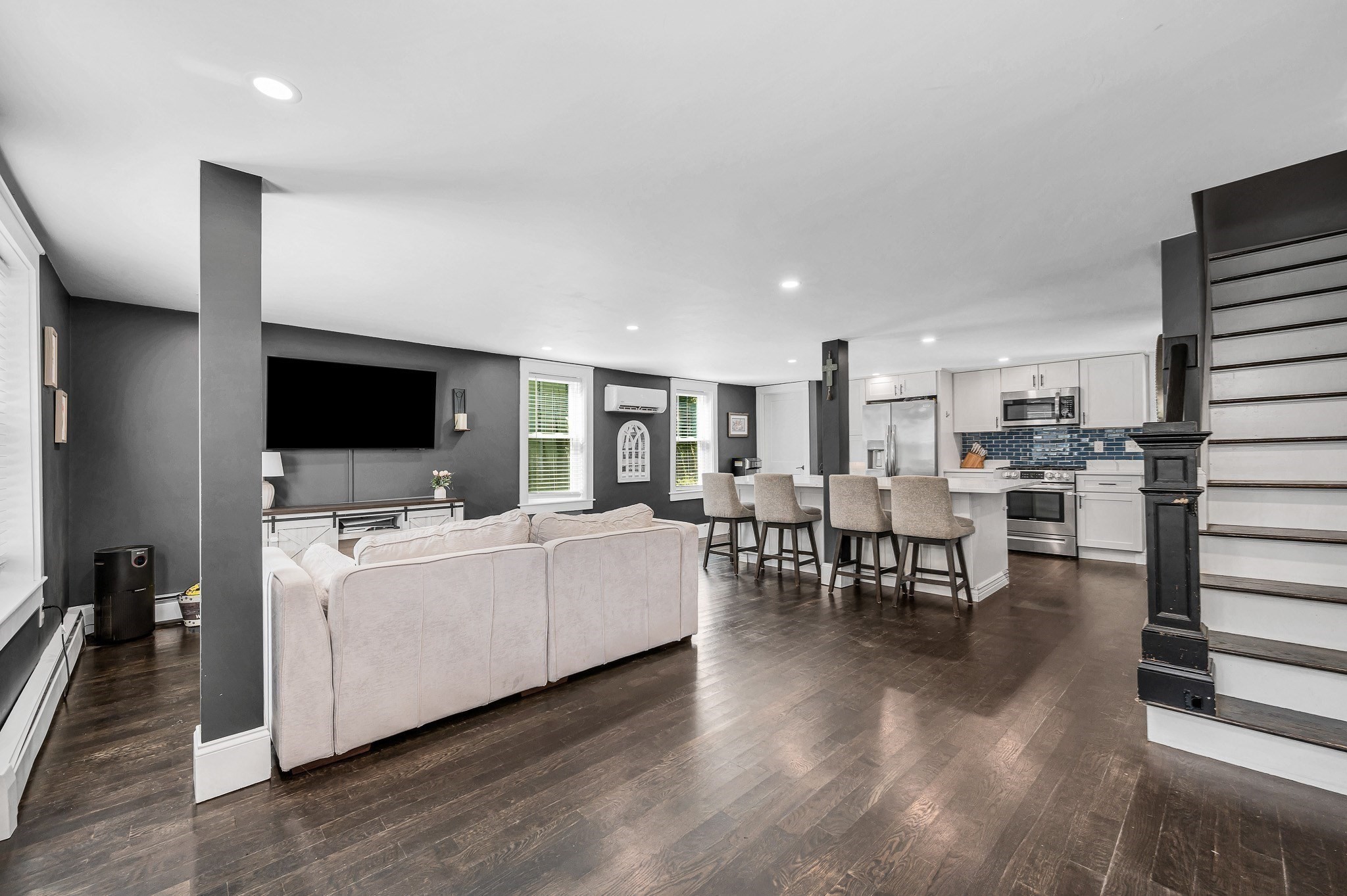 45 Agawam Ave Property Photo 17