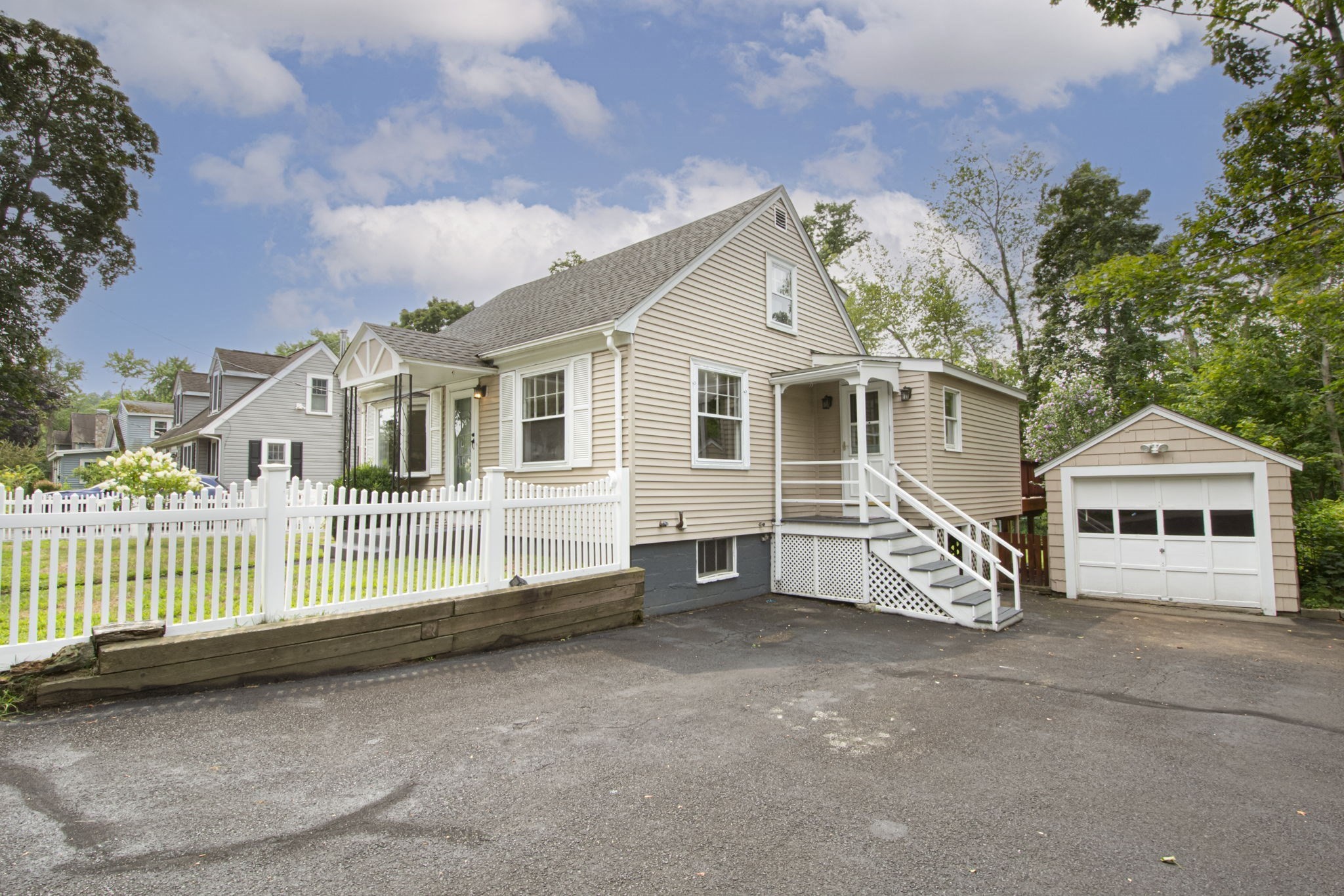13 Brook Street Property Photo 4