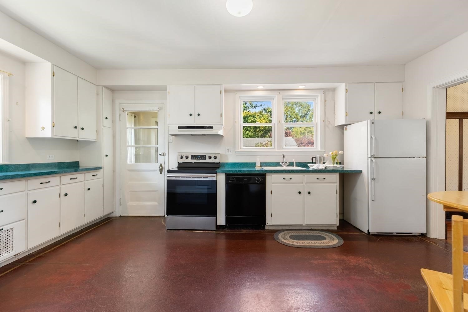 17 Sturtevant St Property Photo 12