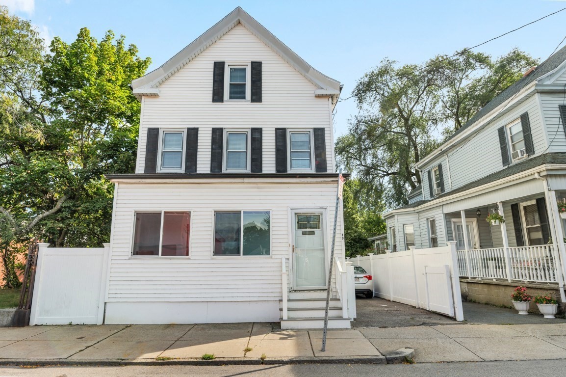 19 Richmond St Property Photo 1