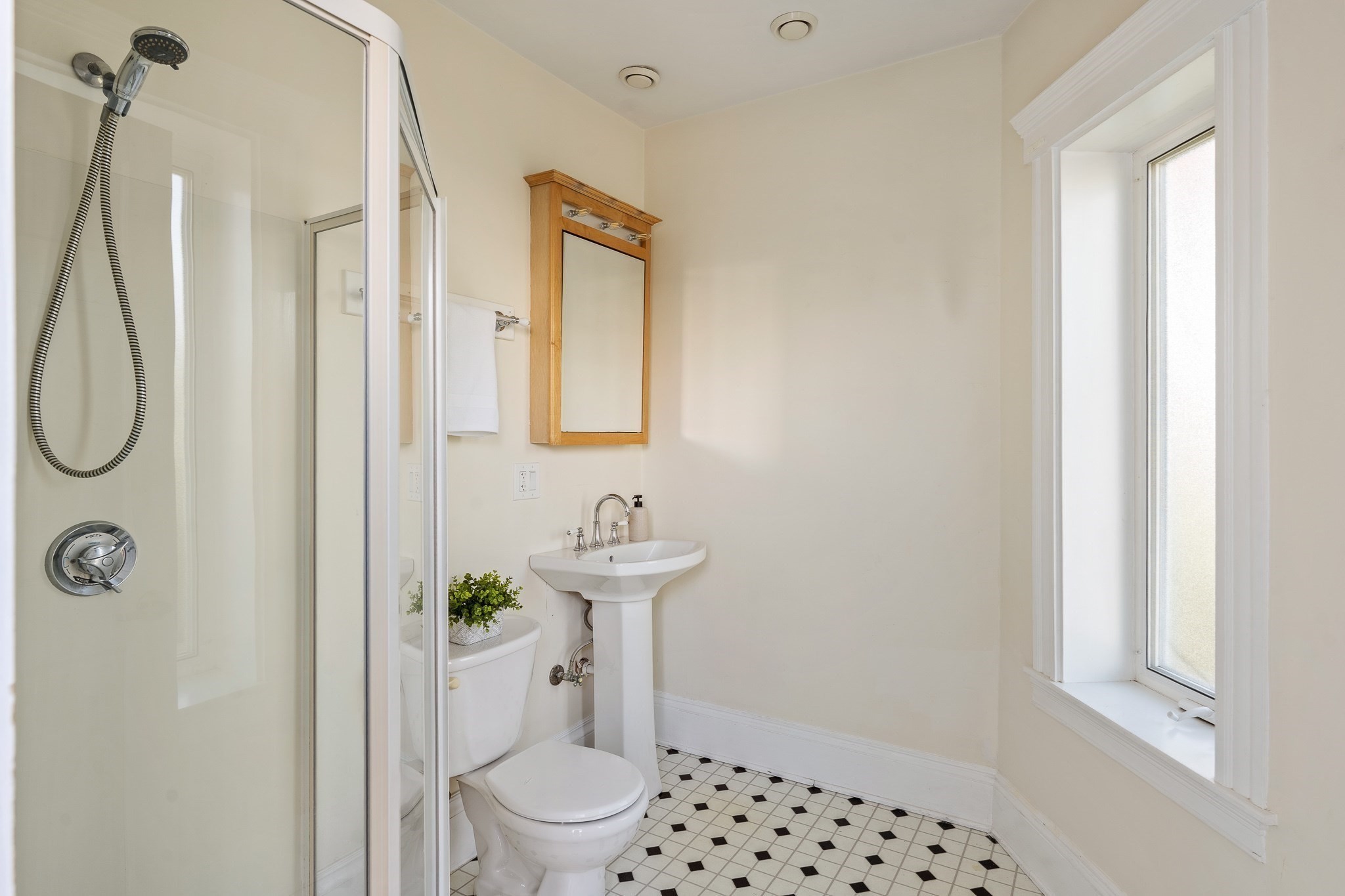 26 Princeton St # 26 Property Photo 8