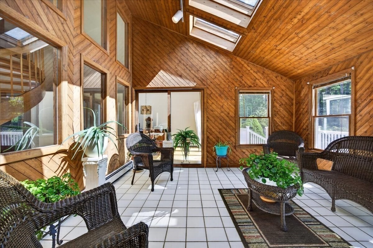 50 Highland St Property Photo 25