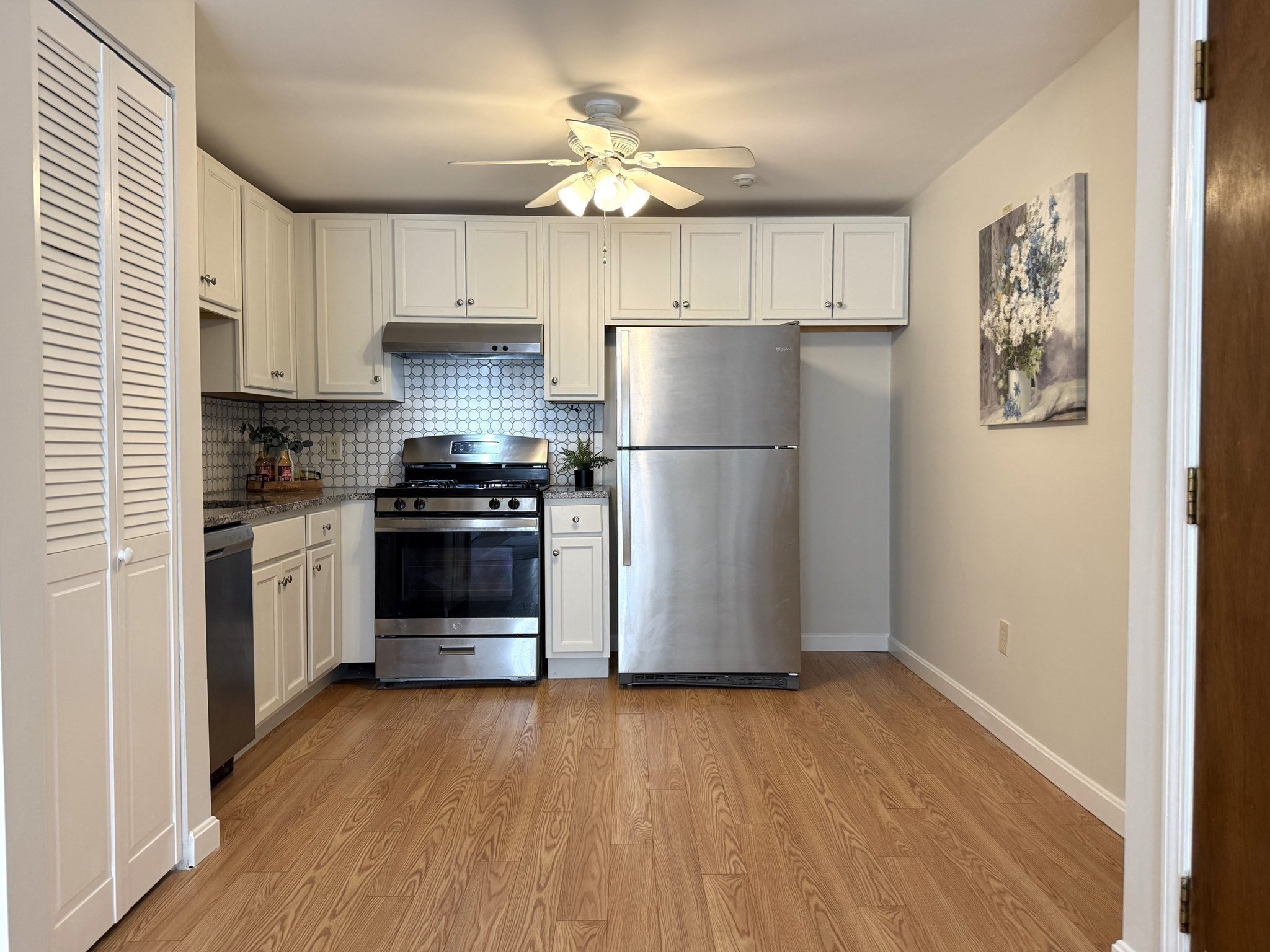 8 Kenmar Dr # 64 Property Photo 3