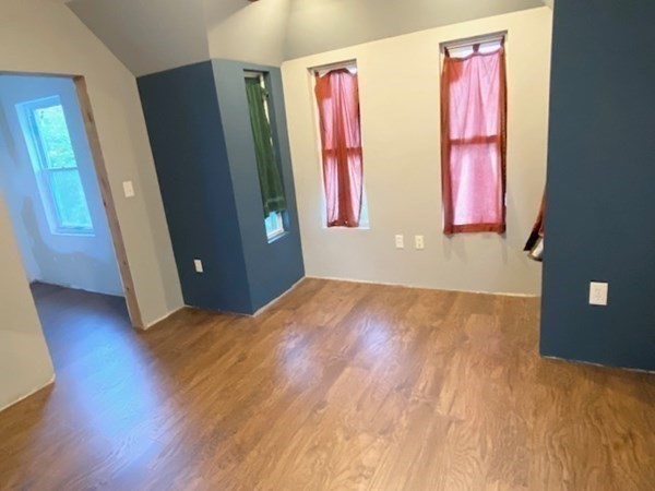 559 Chelmsford St Property Photo 7