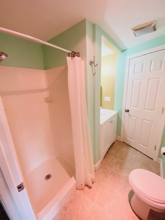 559 Chelmsford St Property Photo 11
