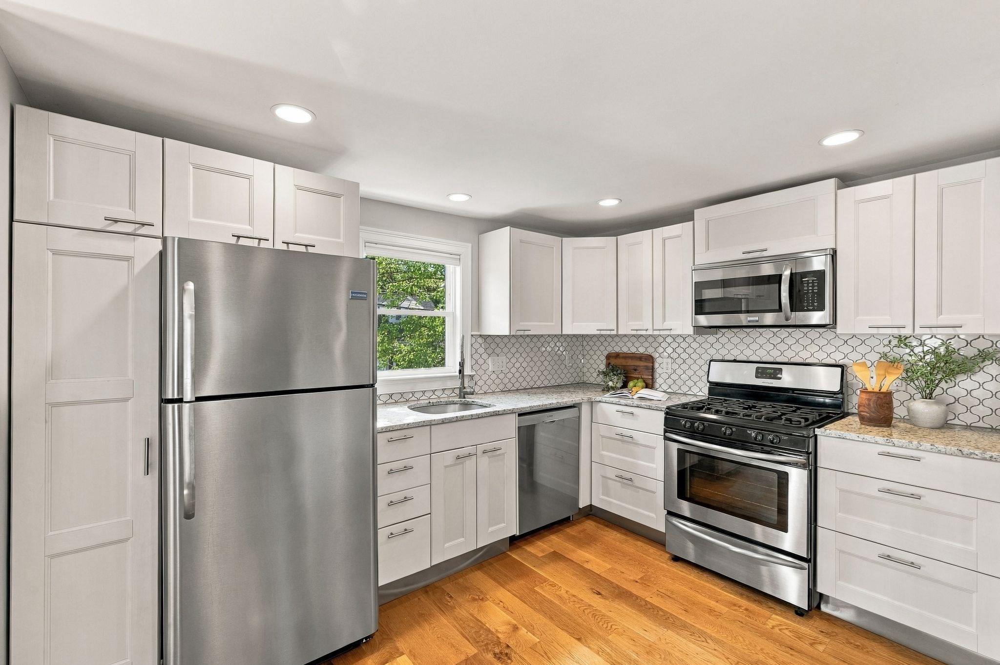 176 Nahant St Property Photo 9